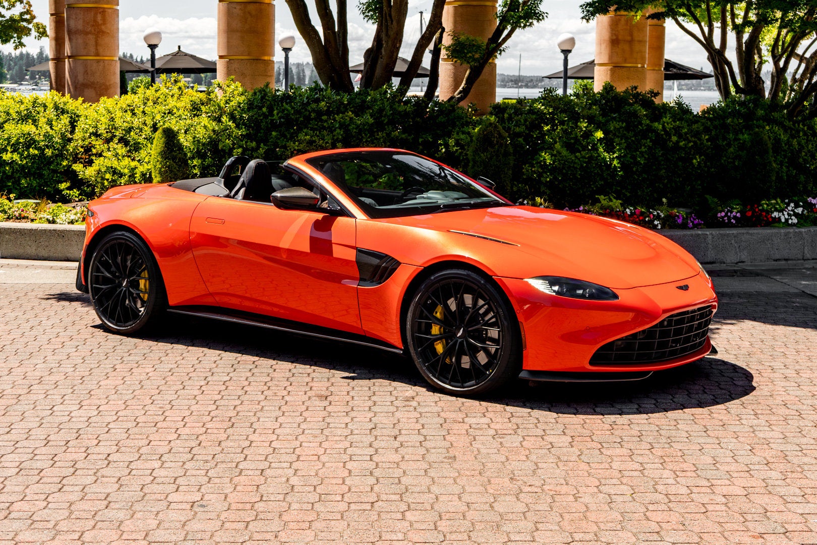 2023 Aston Martin Vantage Roadster