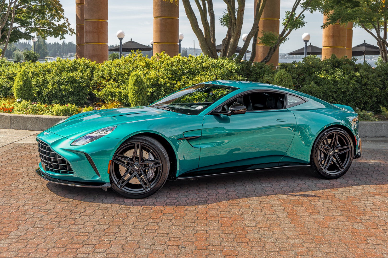 2025 Aston Martin Vantage Coupe