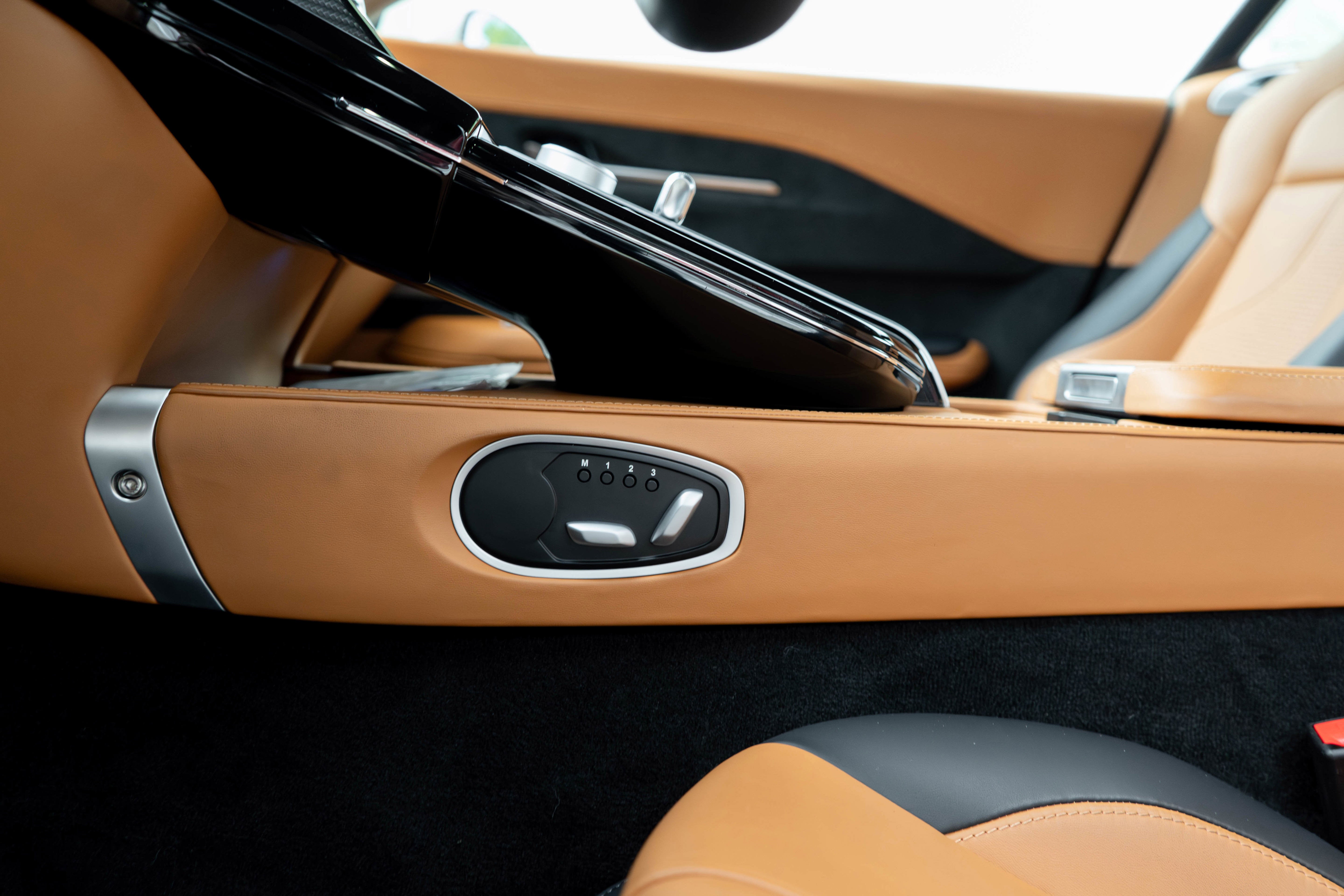 2025 Aston Martin Vantage Coupe