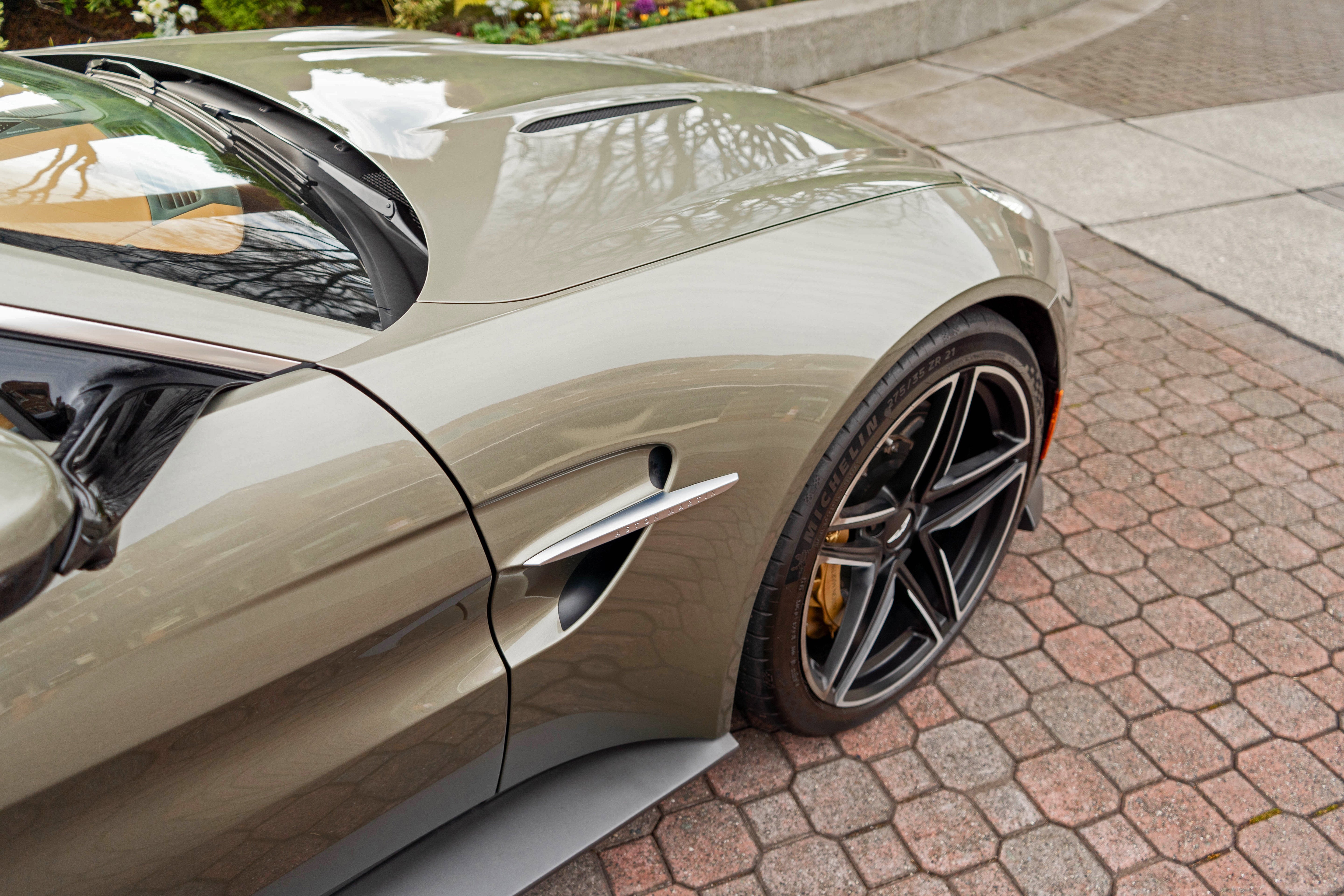 2025 Aston Martin Vantage Coupe