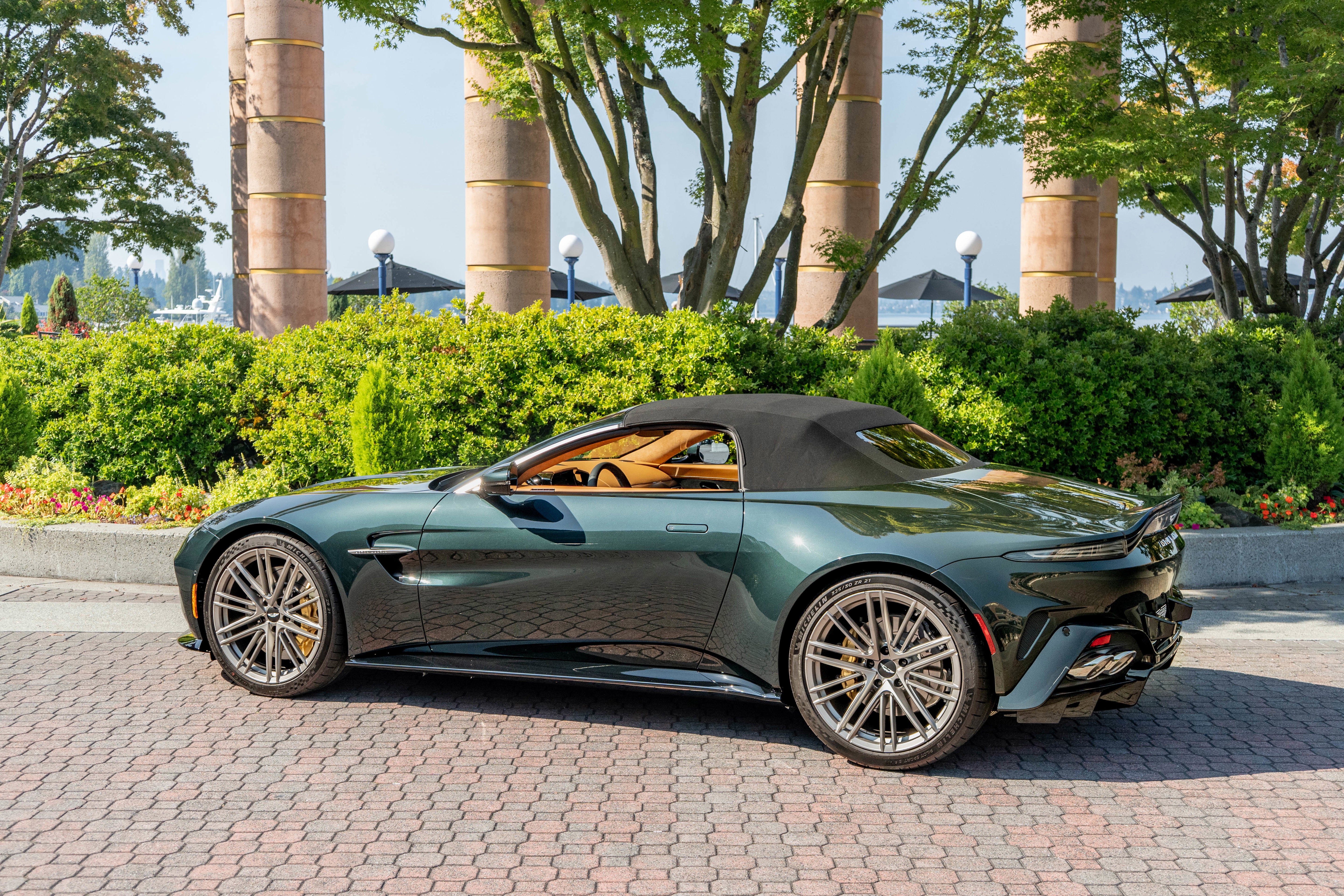 2026 Aston Martin Vantage Roadster