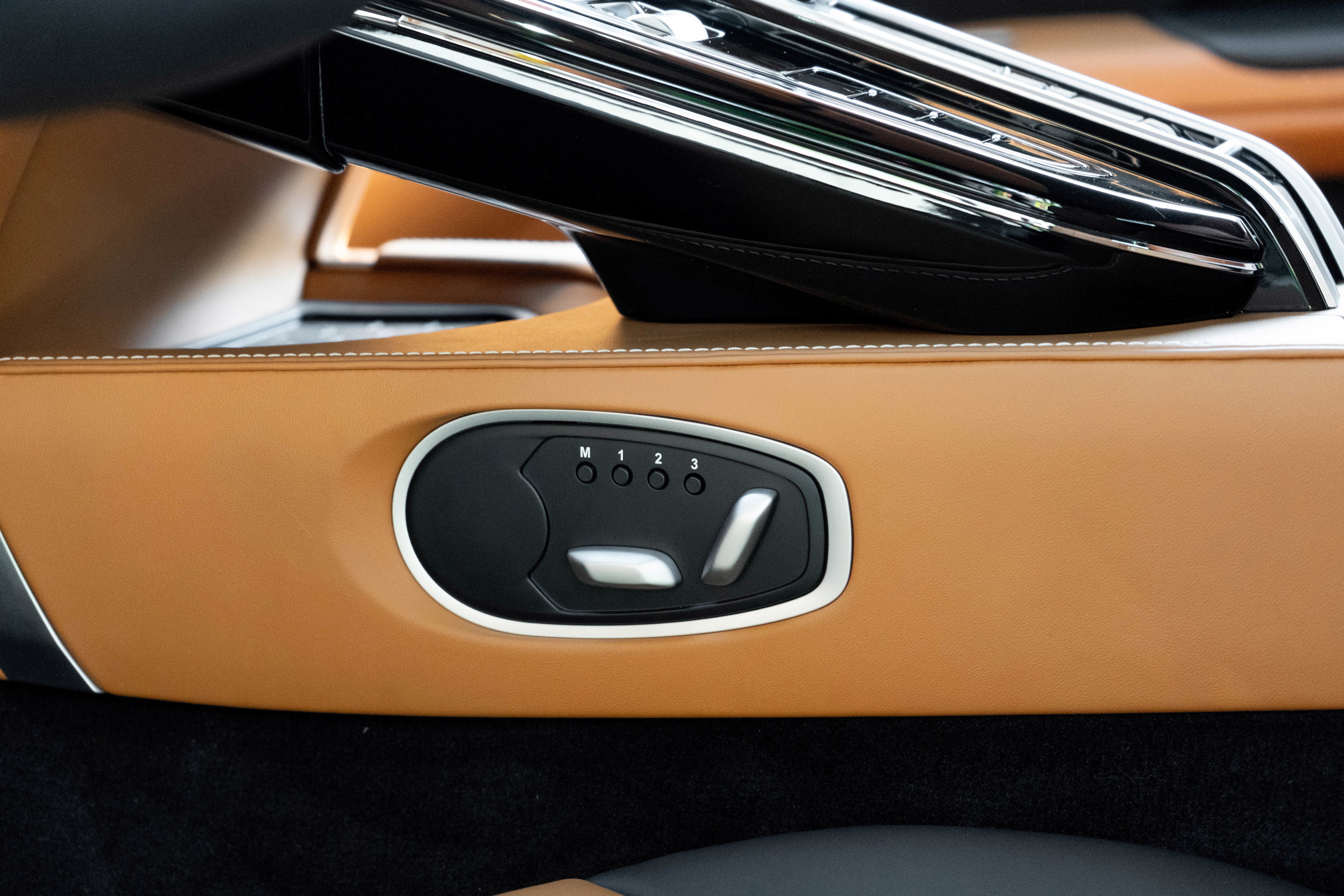 2026 Aston Martin Vantage Roadster