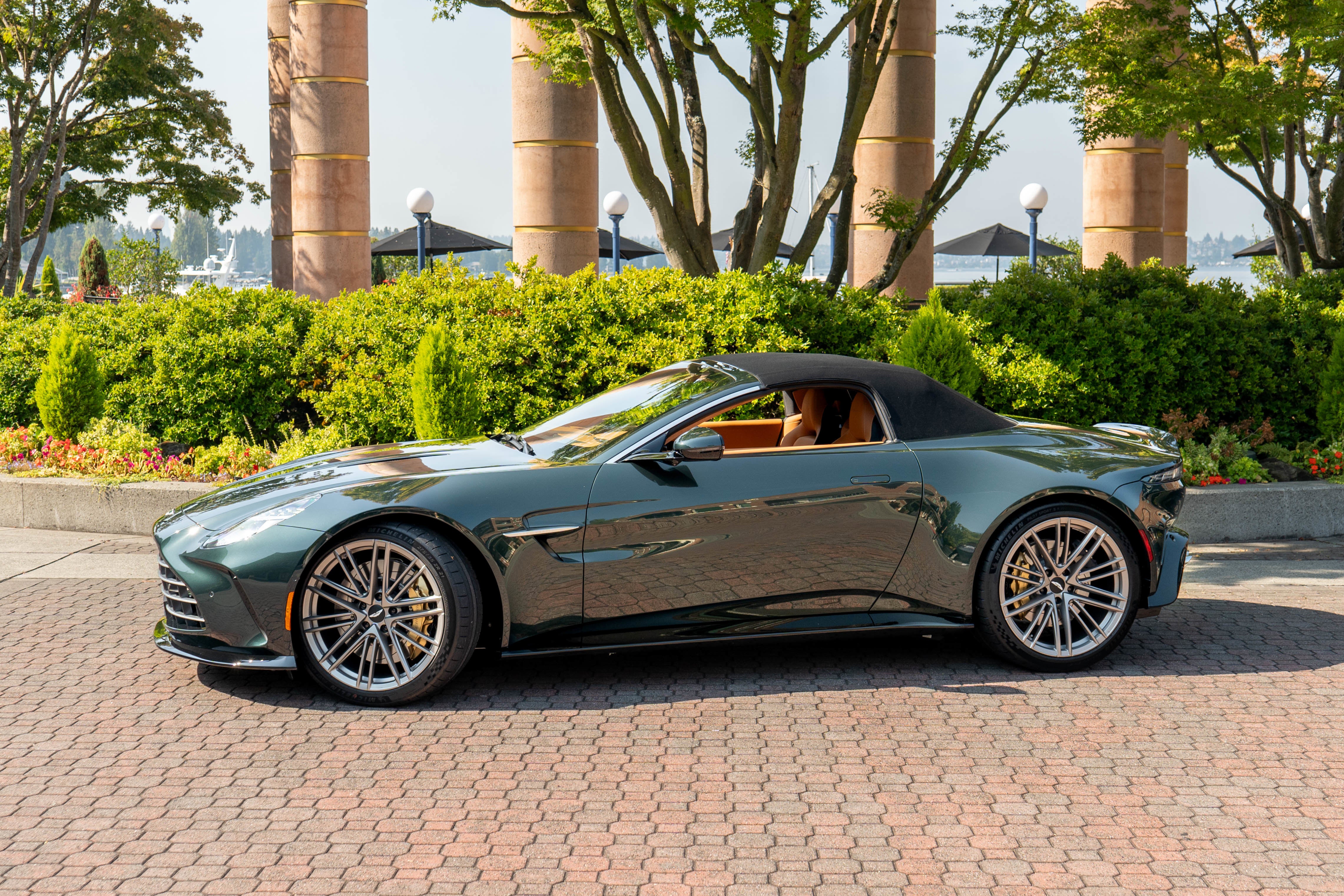2026 Aston Martin Vantage Roadster