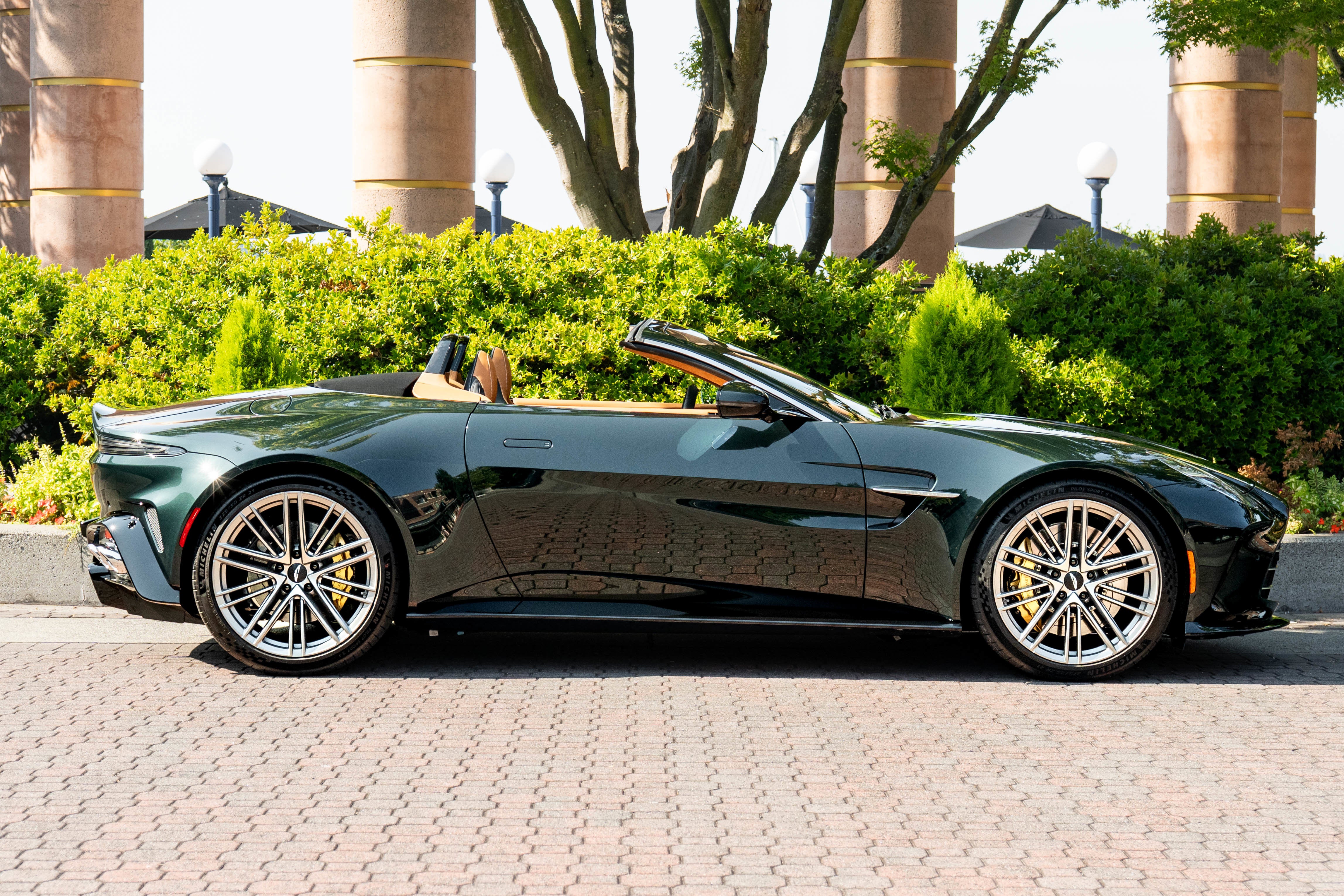 2026 Aston Martin Vantage Roadster