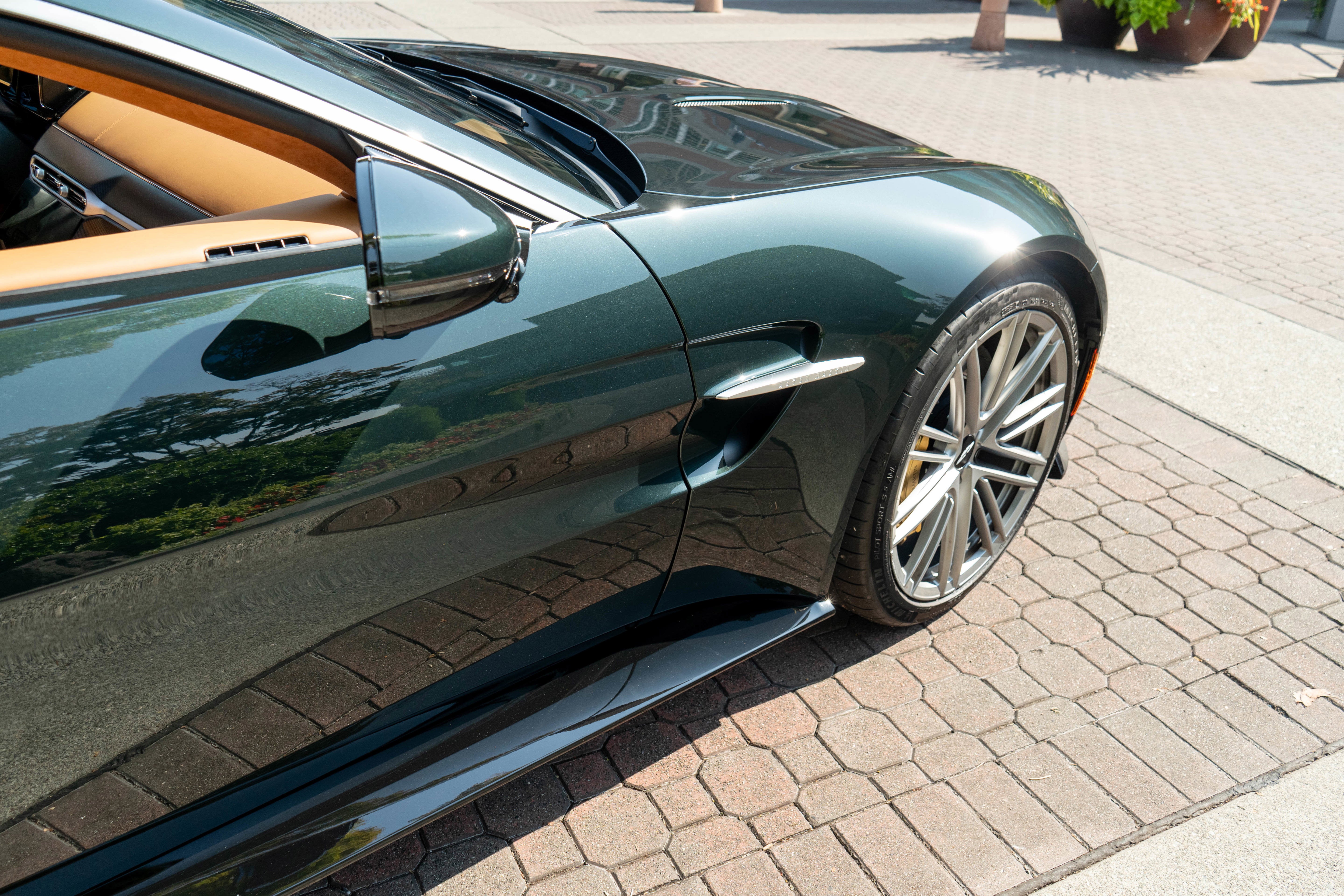 2026 Aston Martin Vantage Roadster
