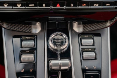 2025 Aston Martin Vanquish Coupe