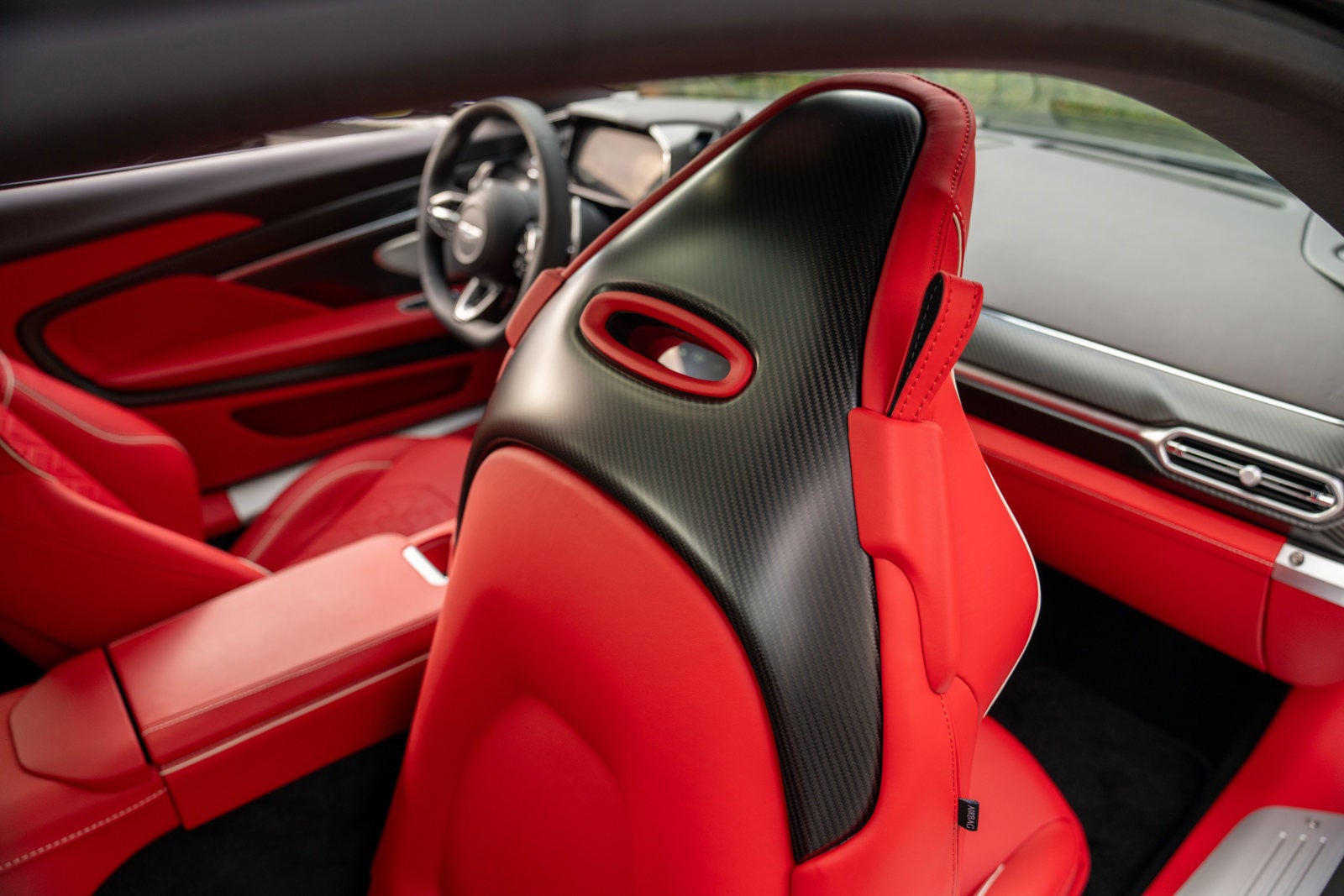 2025 Aston Martin Vanquish Coupe