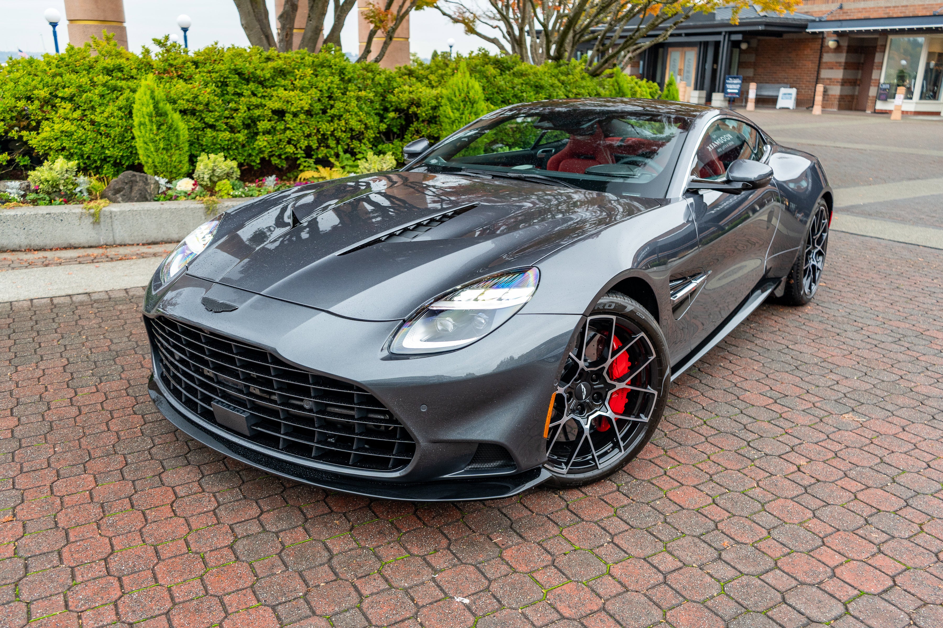 2025 Aston Martin Vanquish Coupe