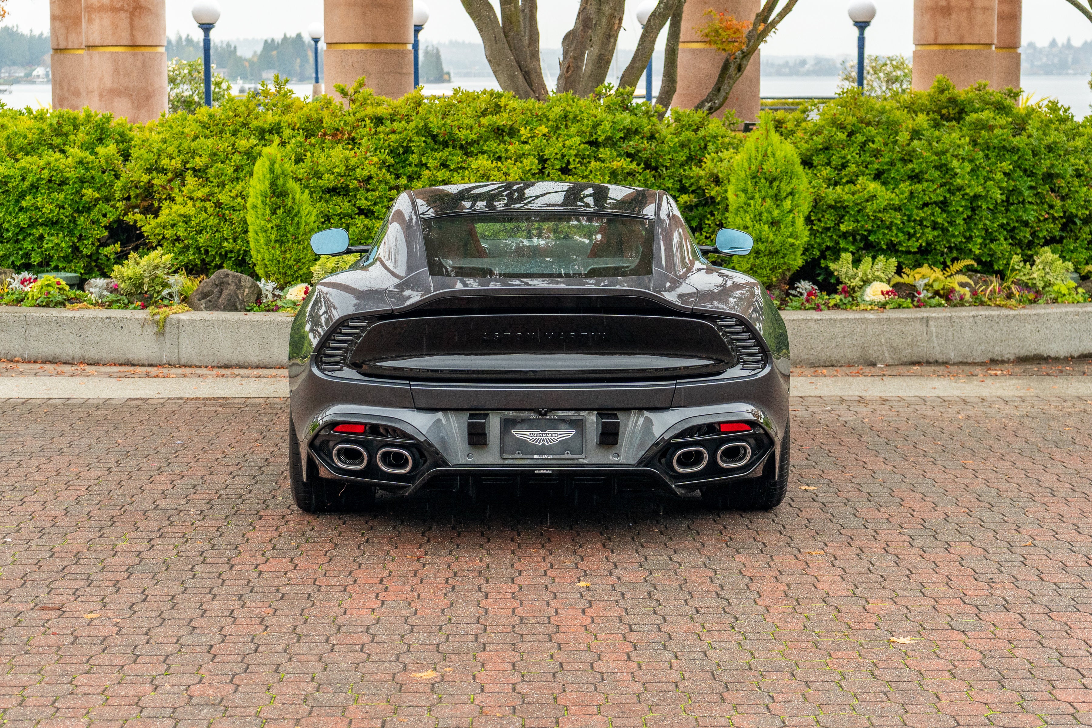 2025 Aston Martin Vanquish Coupe