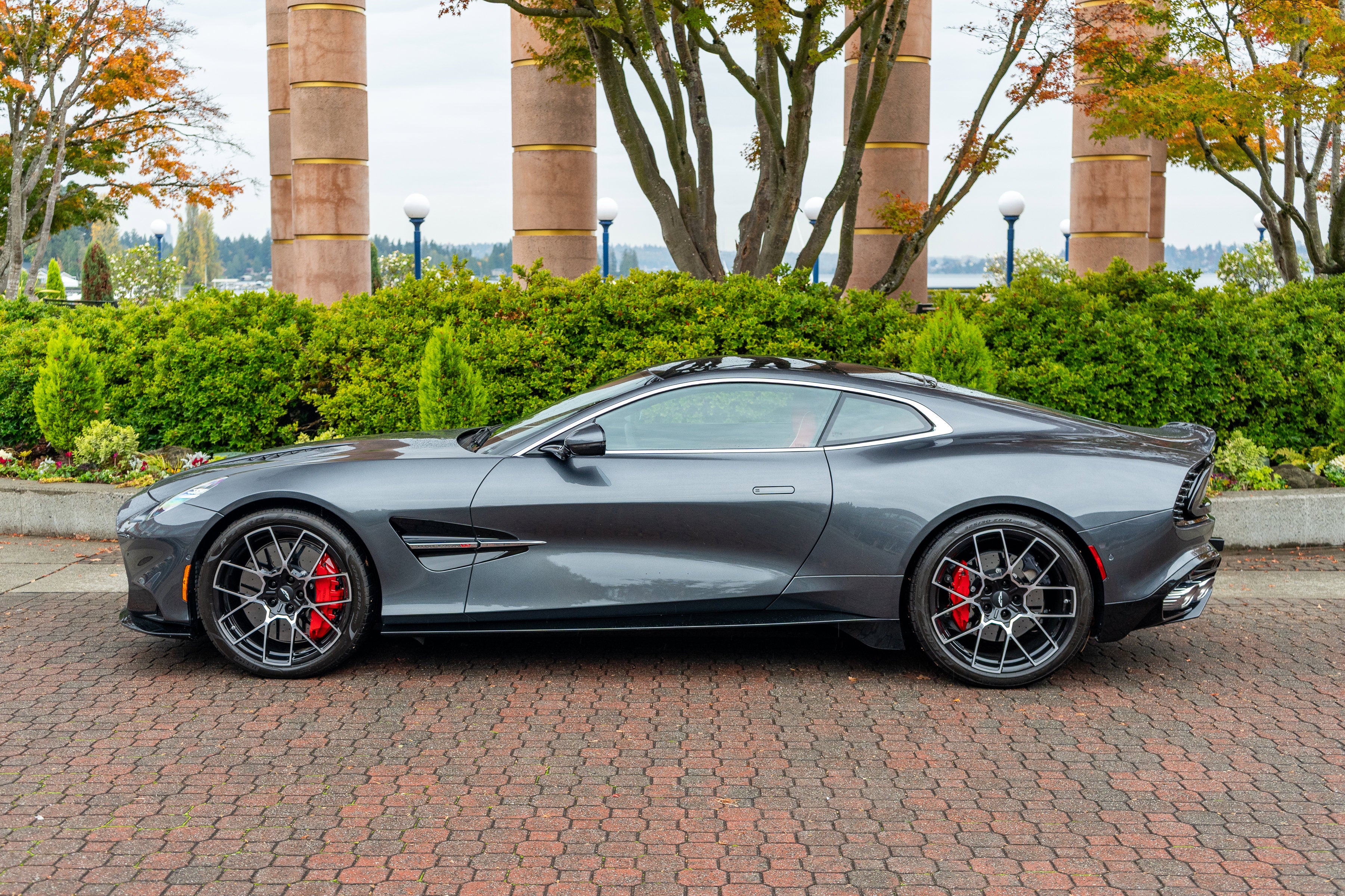 2025 Aston Martin Vanquish Coupe