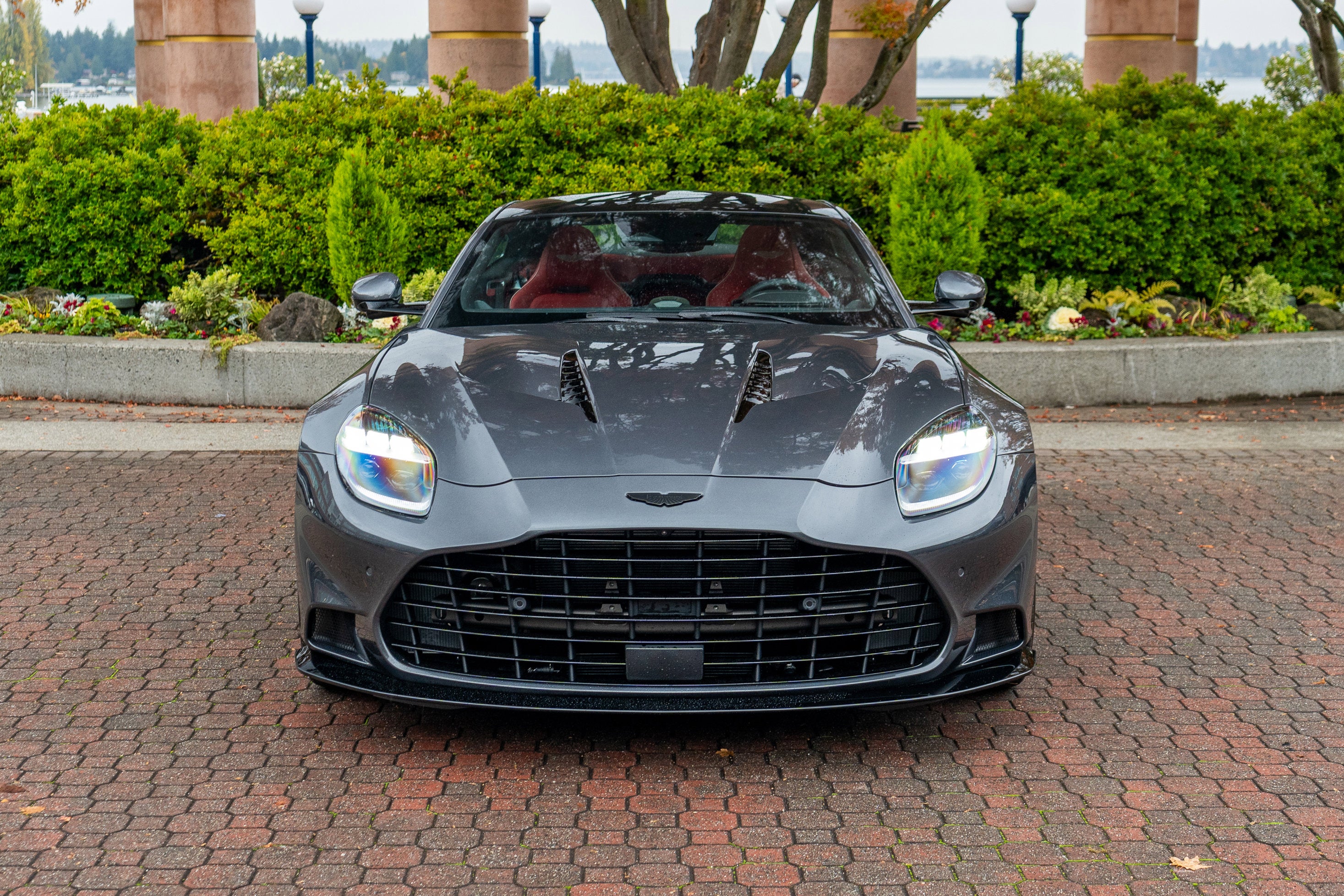 2025 Aston Martin Vanquish Coupe