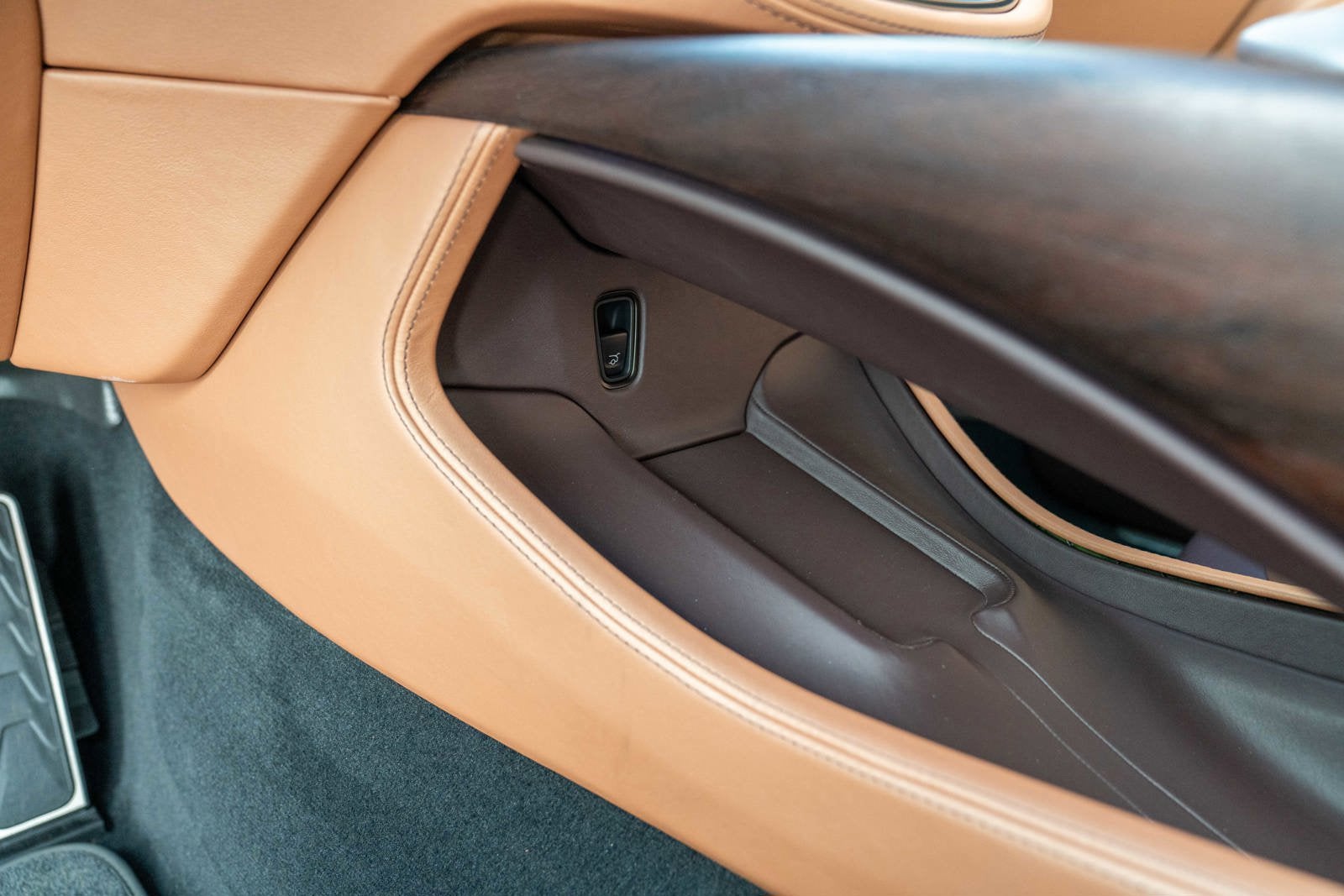 2021 Aston Martin DBX AWD