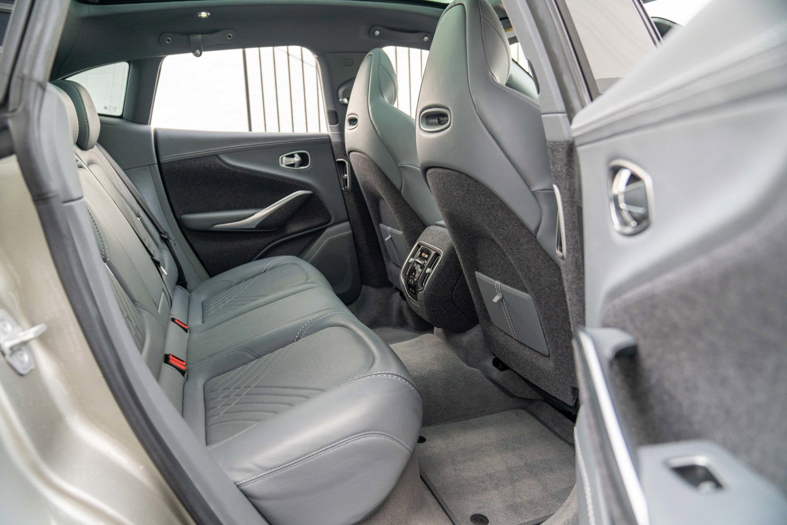 2021 Aston Martin DBX AWD