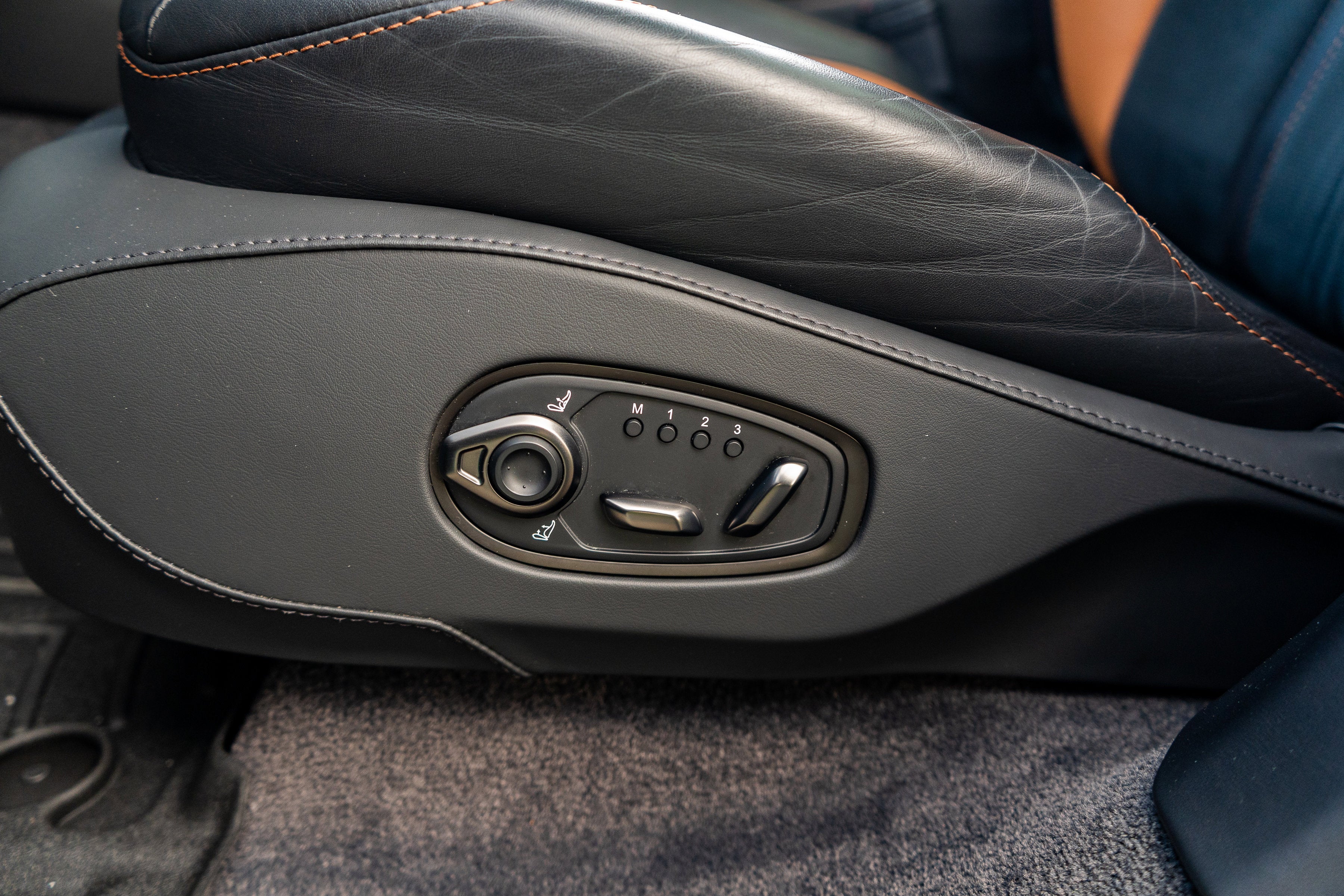 2023 Aston Martin DBX 707