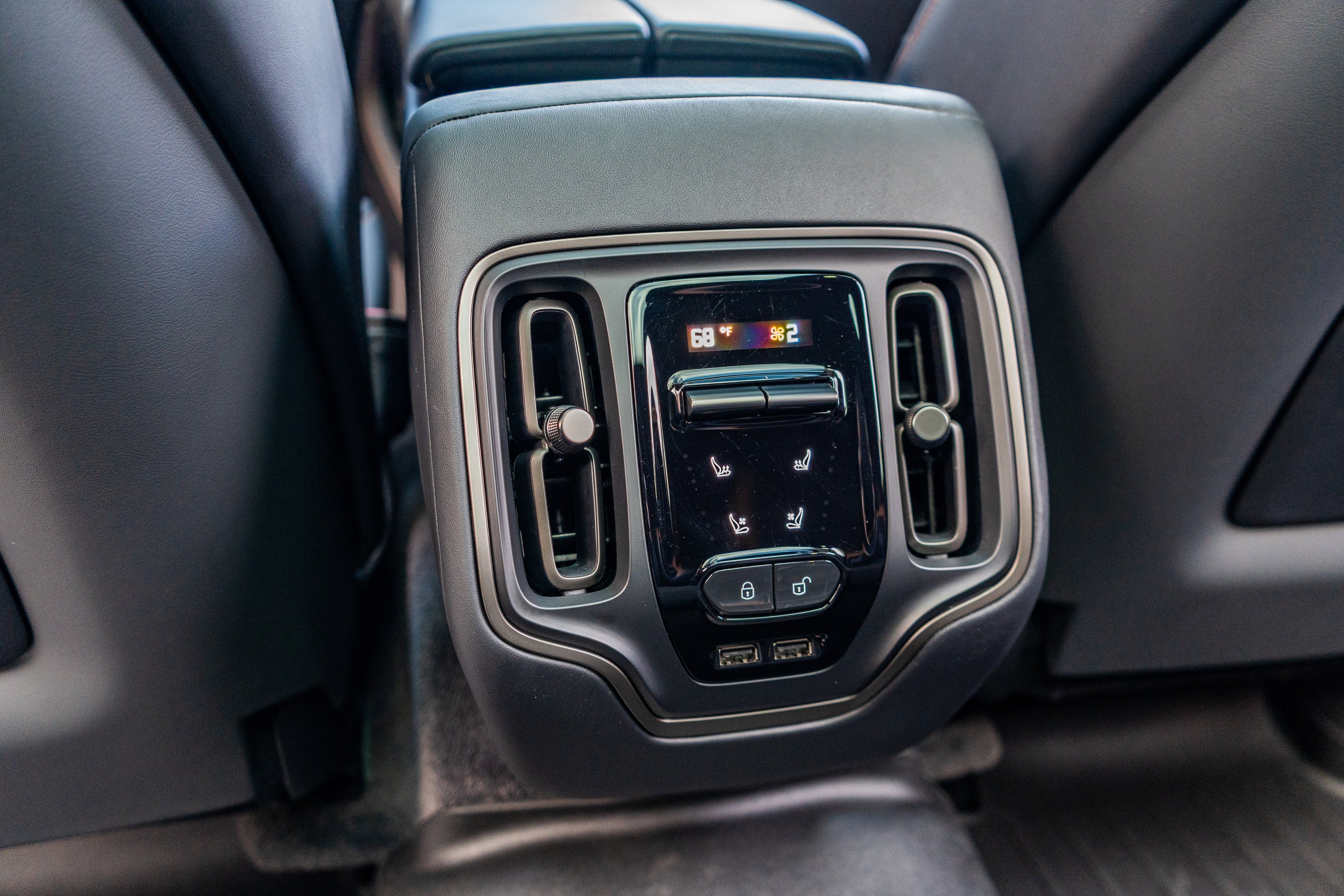 2023 Aston Martin DBX 707