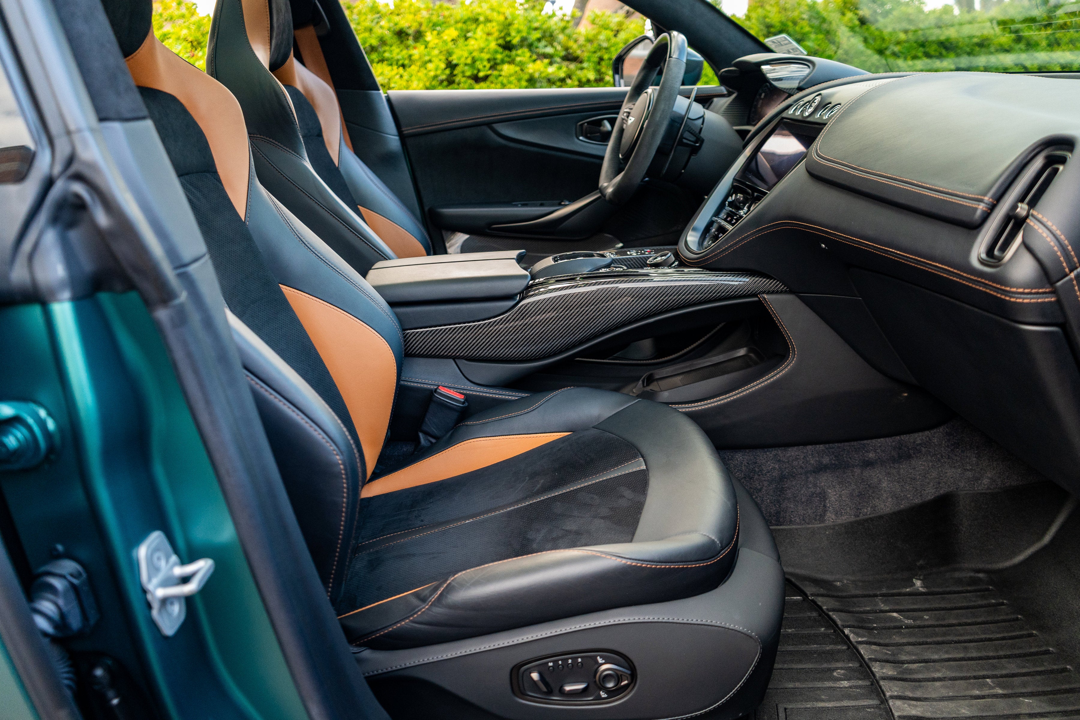 2023 Aston Martin DBX 707