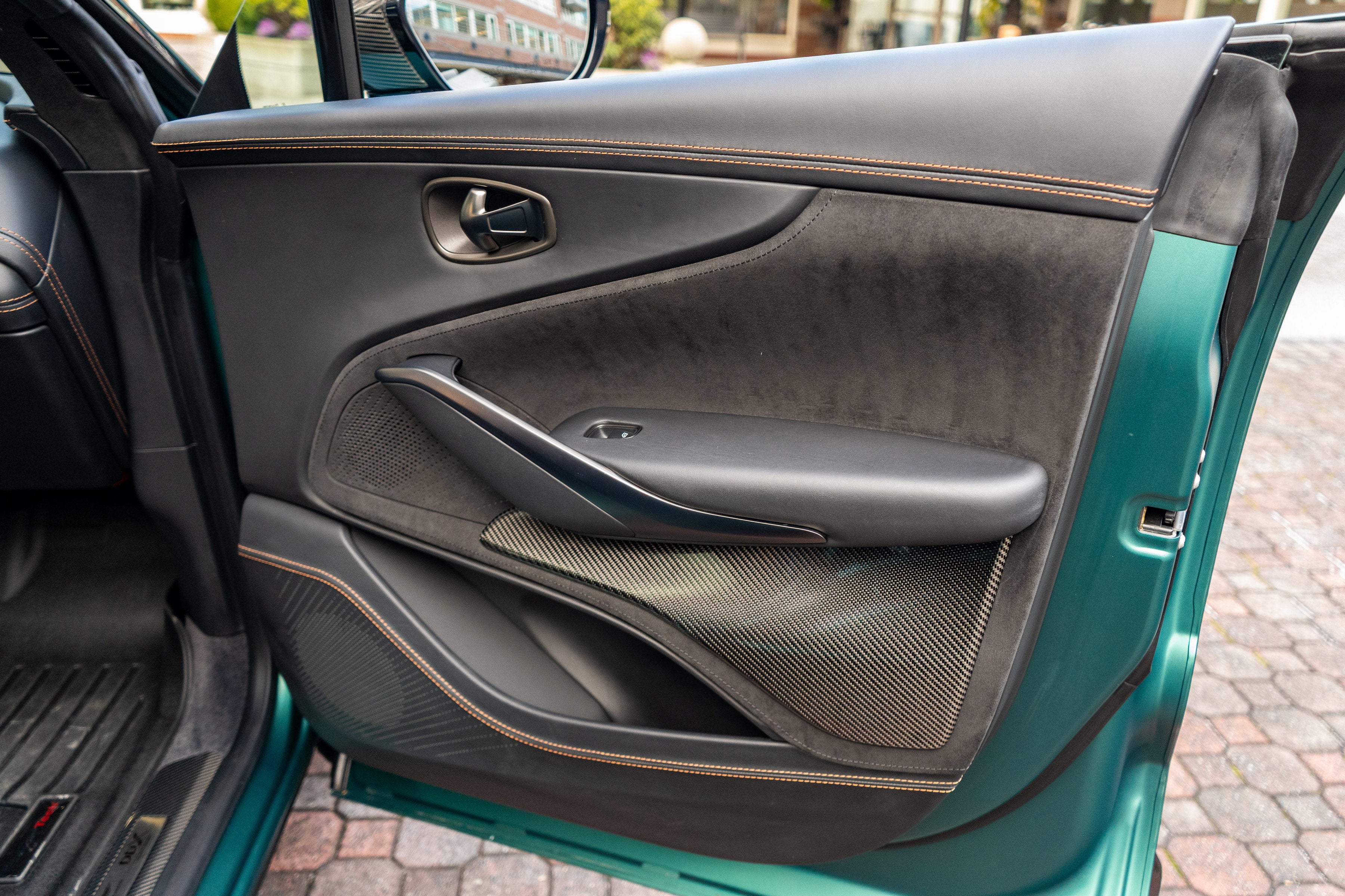 2023 Aston Martin DBX 707