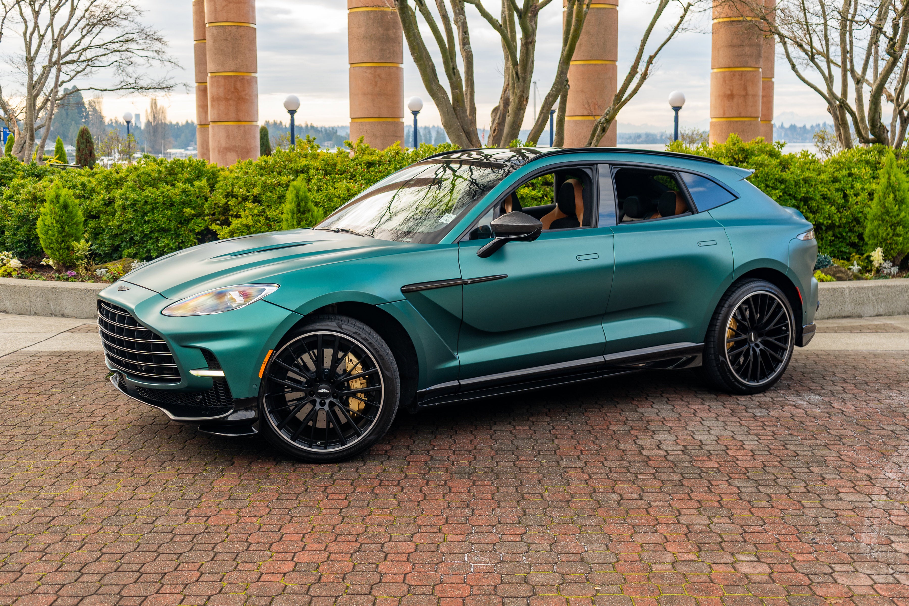 2023 Aston Martin DBX 707