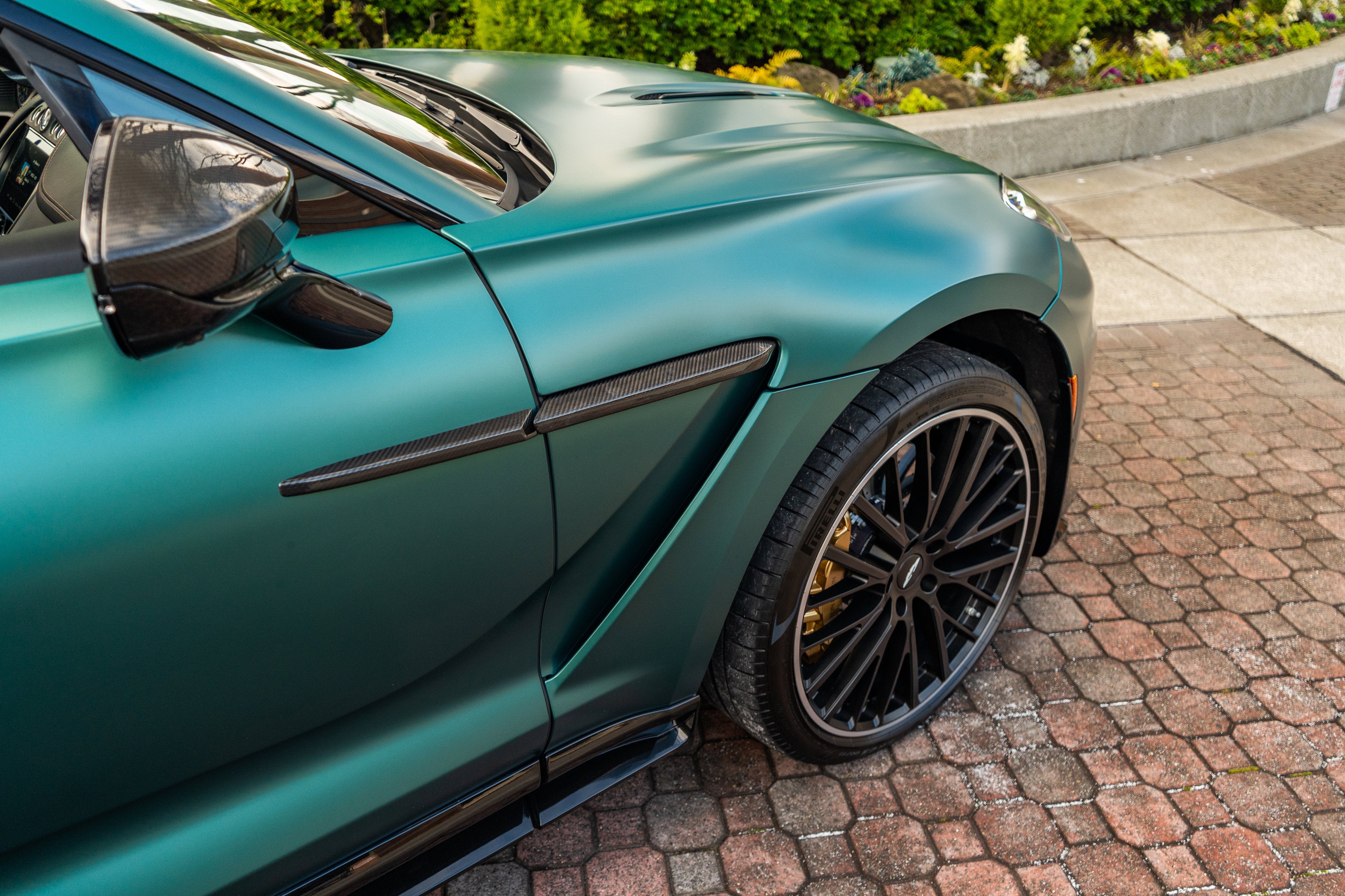 2023 Aston Martin DBX 707
