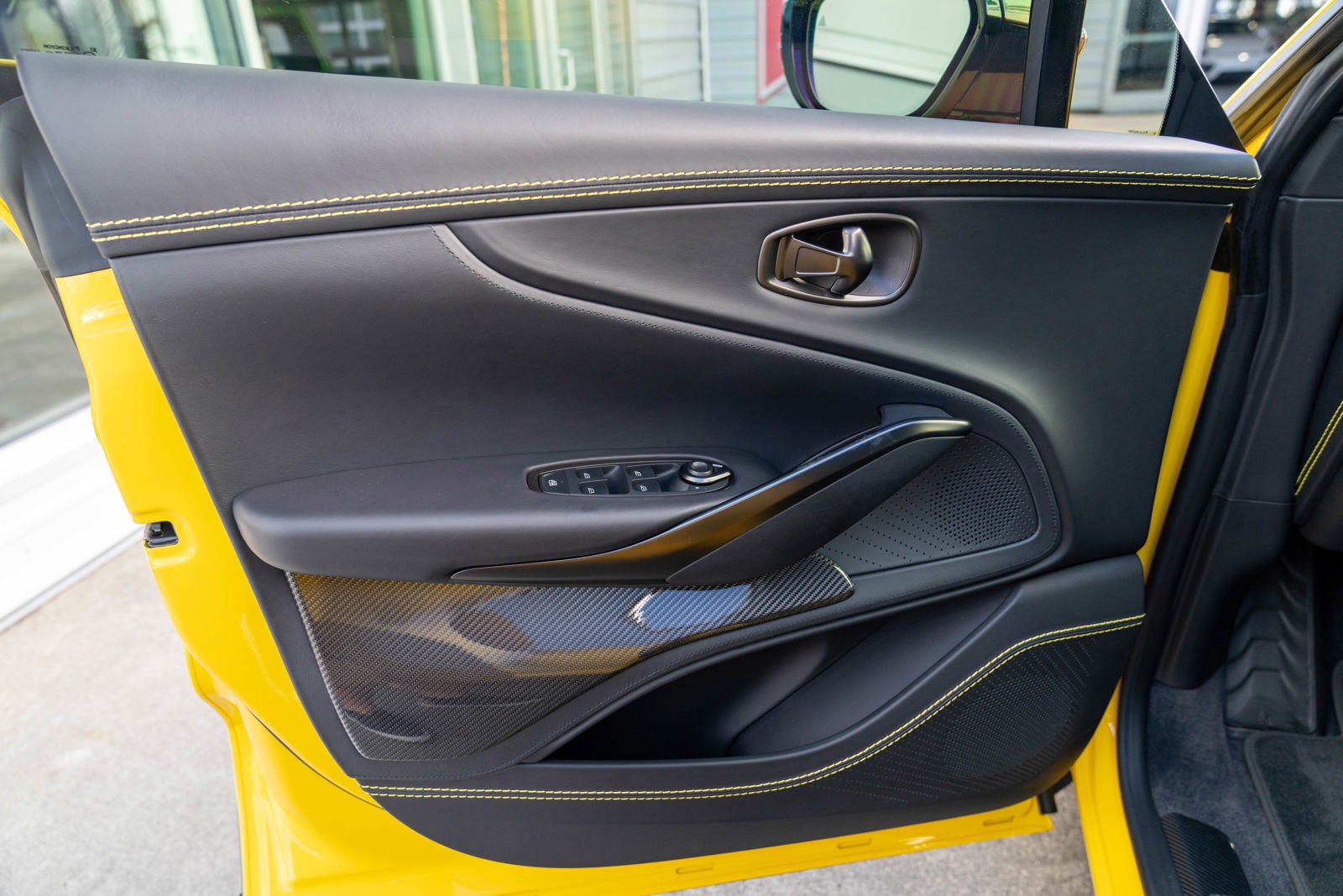 2023 Aston Martin DBX 707