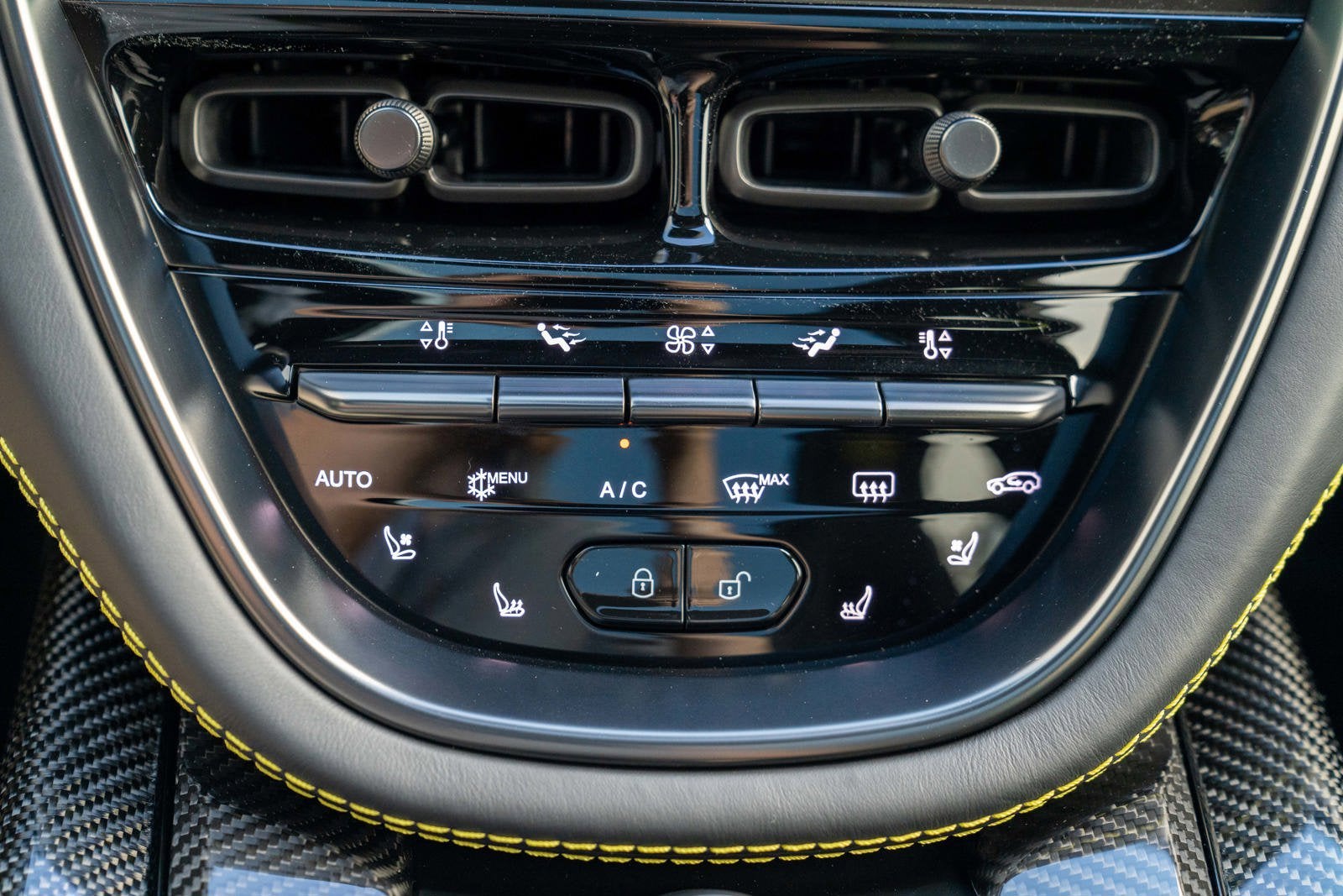 2023 Aston Martin DBX 707