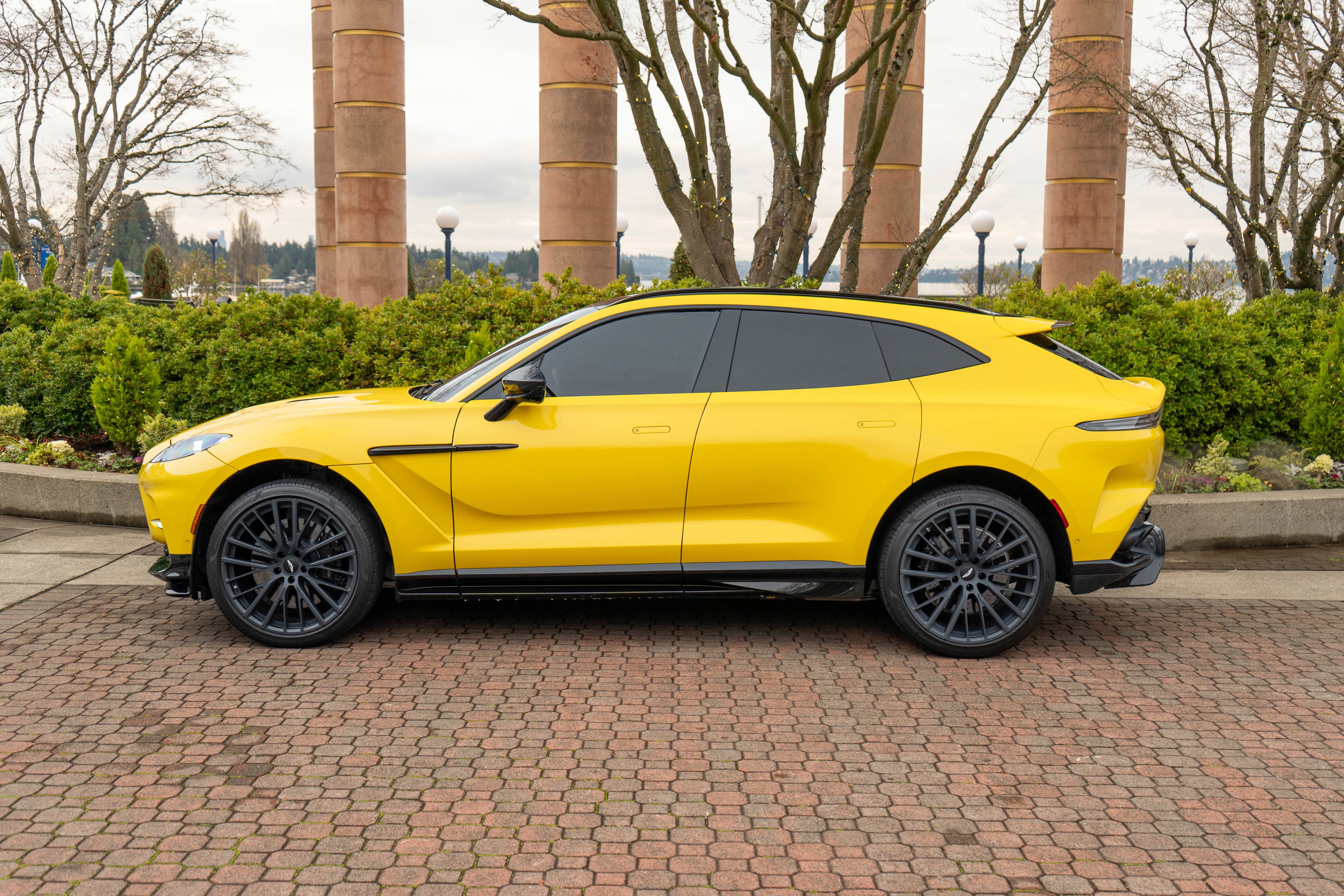 2023 Aston Martin DBX 707