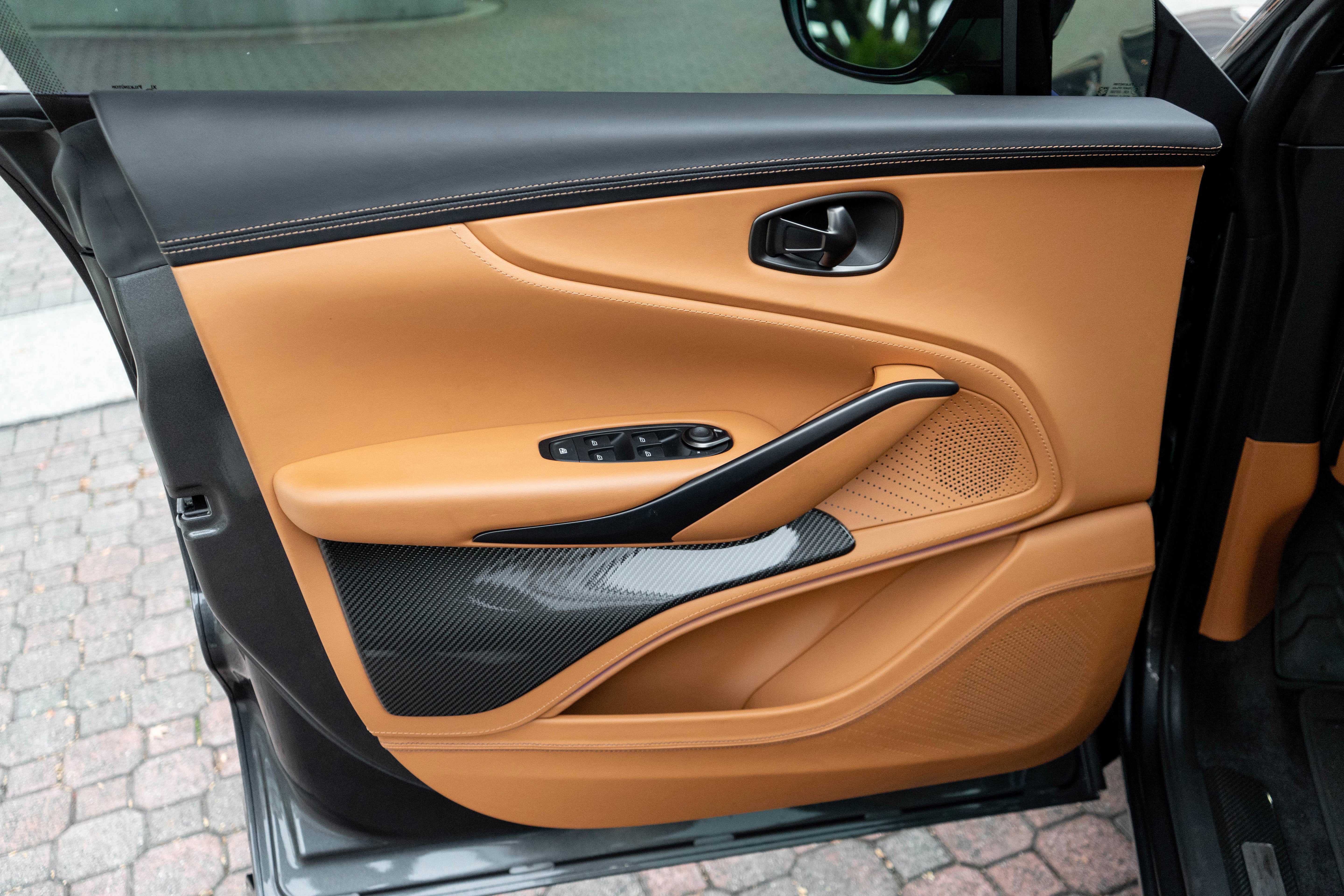 2024 Aston Martin DBX 707