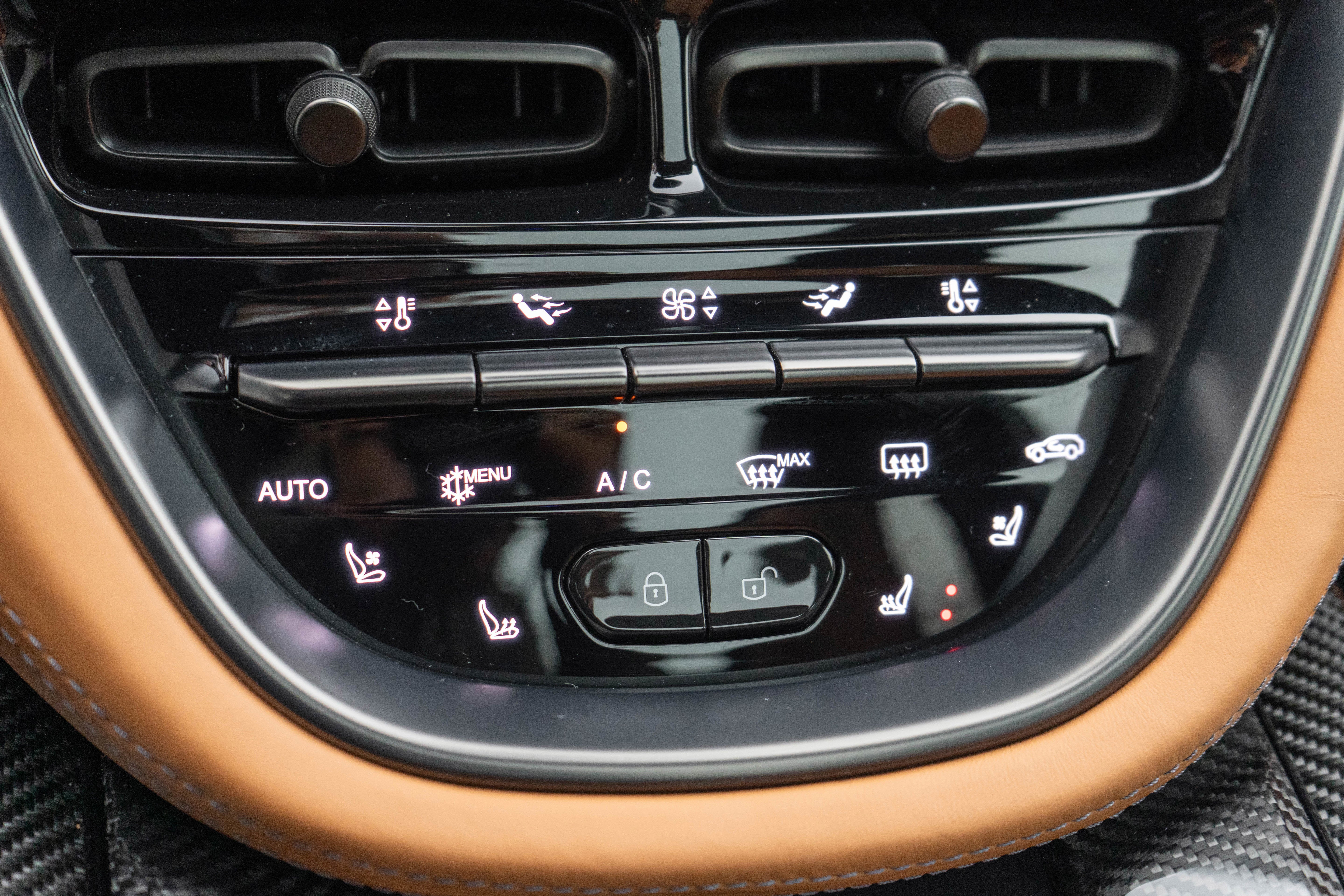 2024 Aston Martin DBX 707