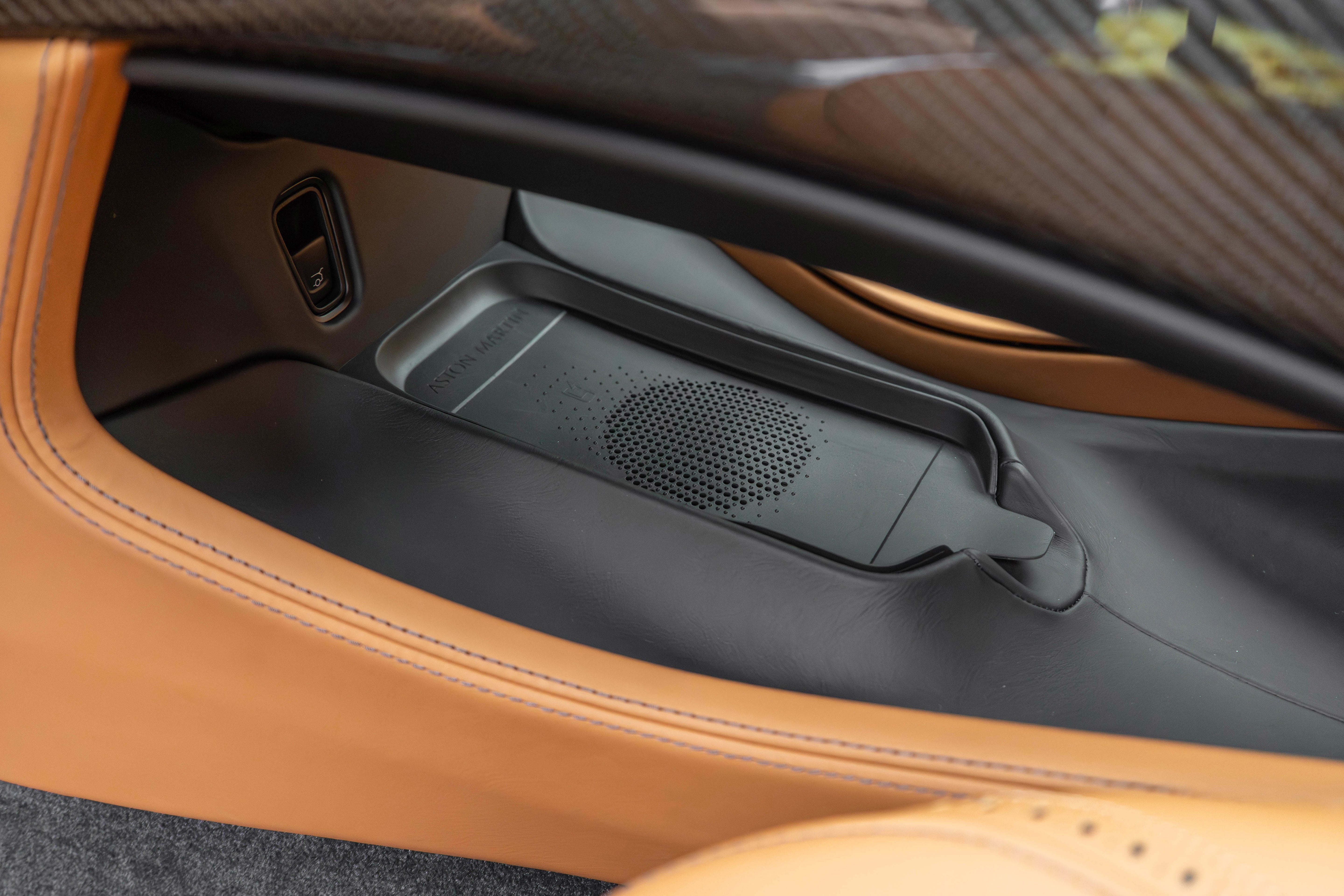 2024 Aston Martin DBX 707