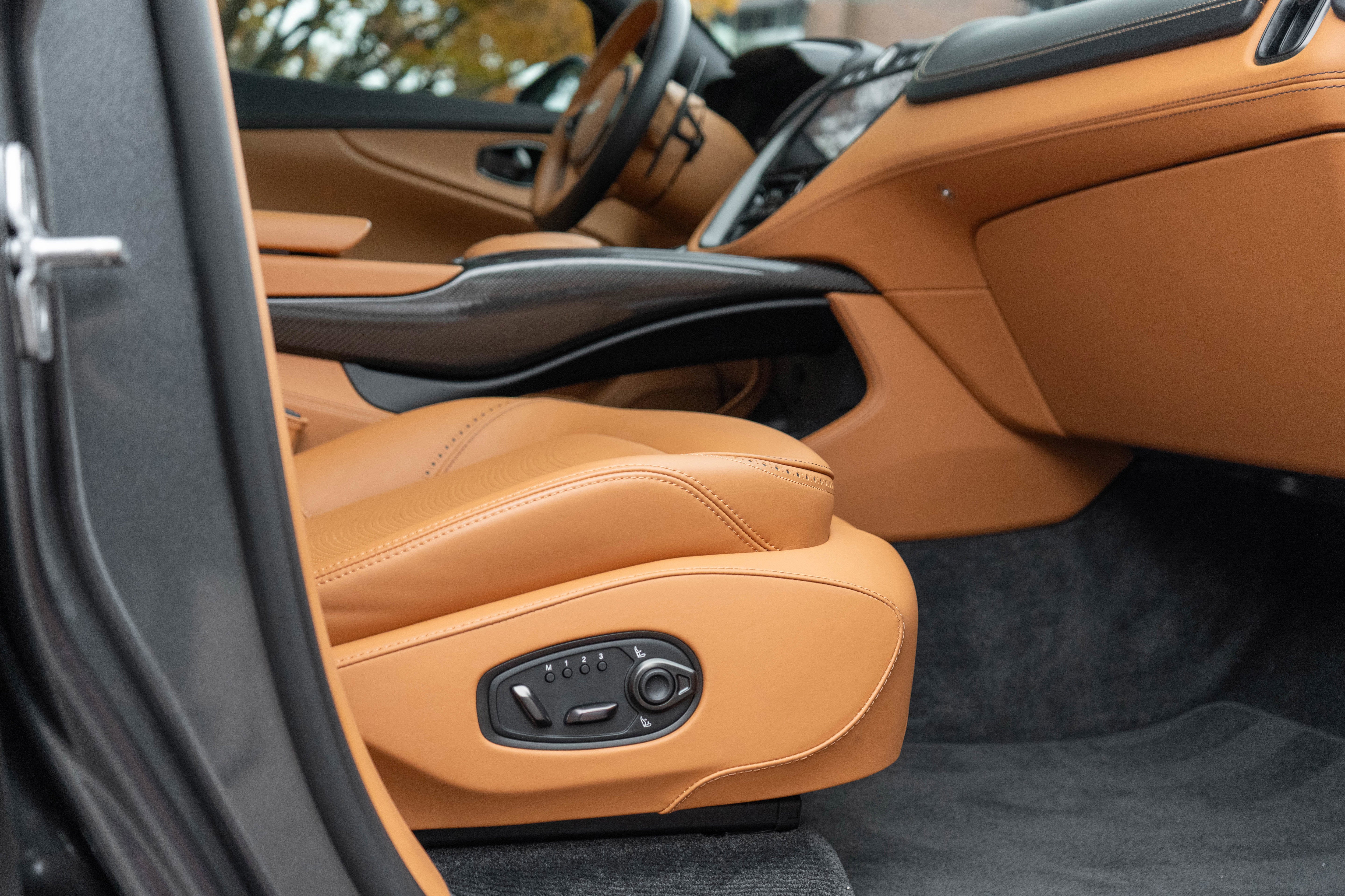 2024 Aston Martin DBX 707