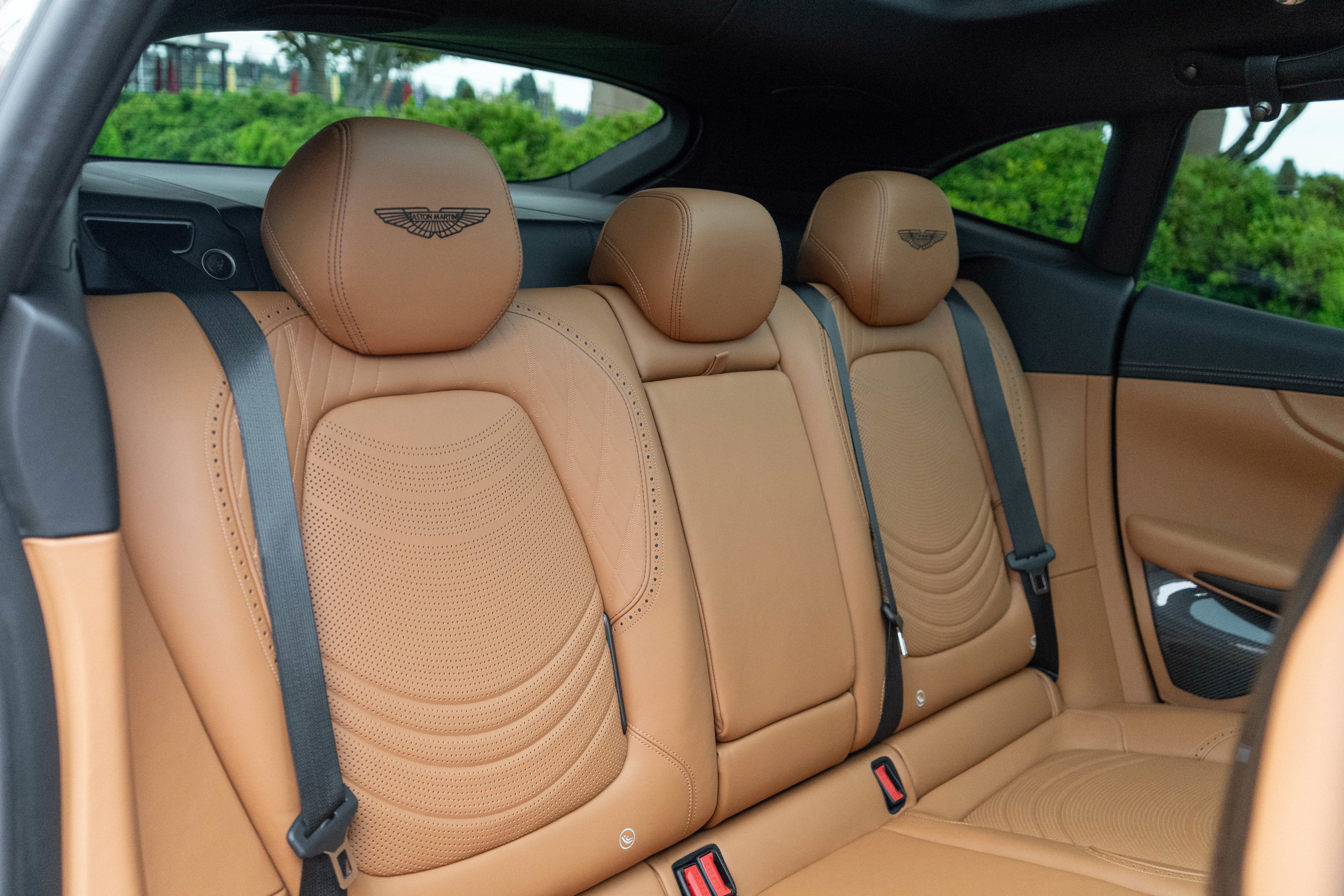 2024 Aston Martin DBX 707