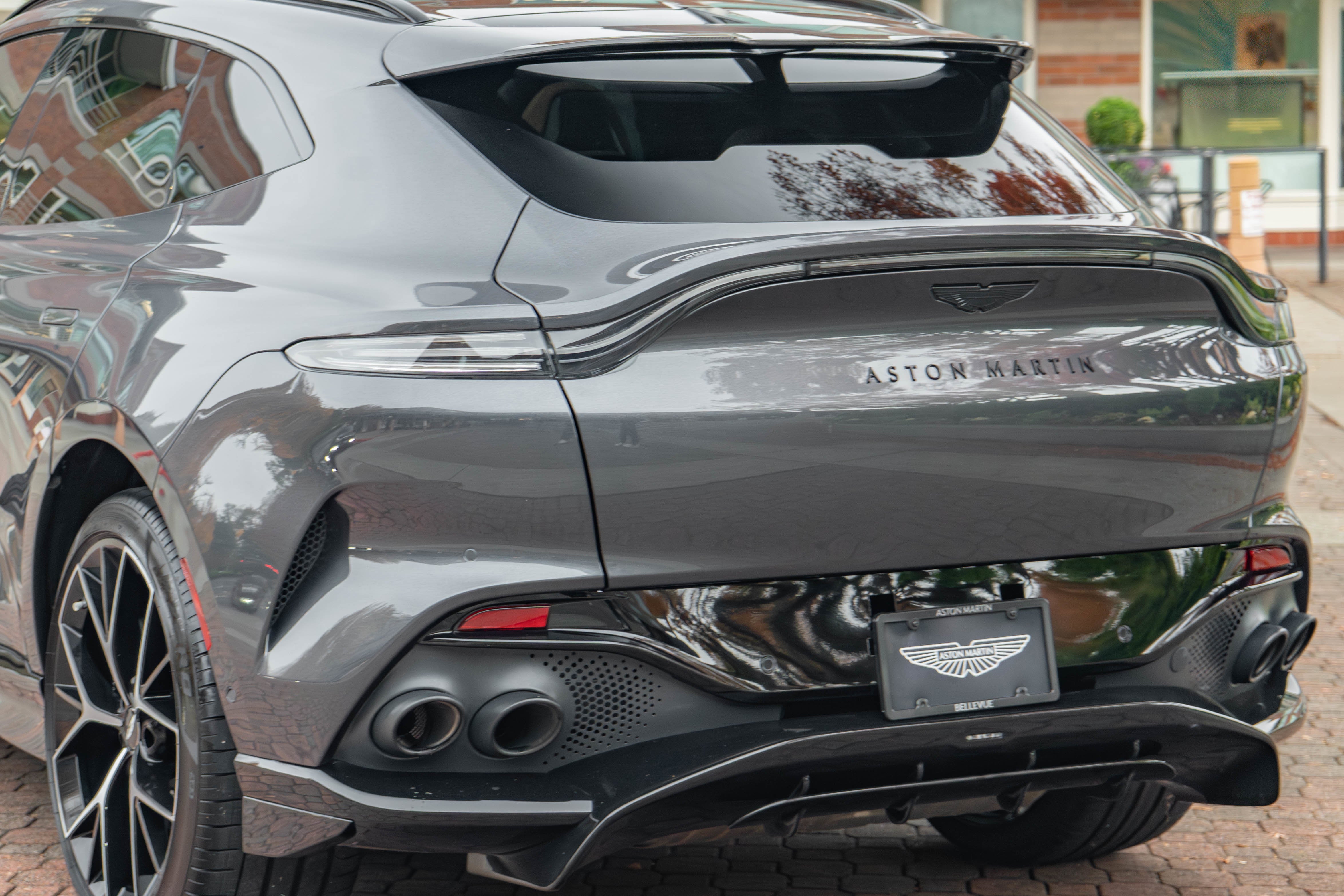 2024 Aston Martin DBX 707