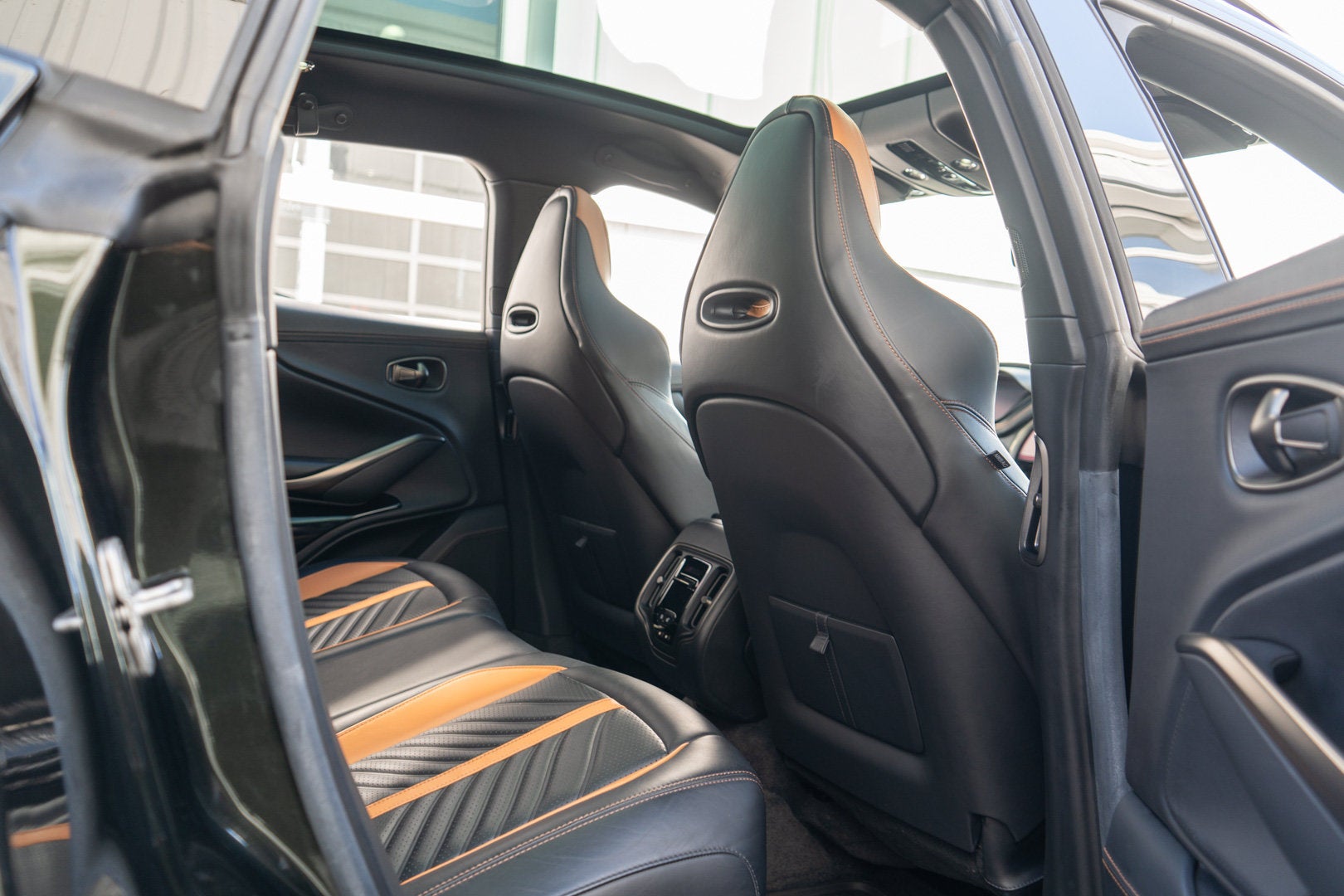 2023 Aston Martin DBX 707