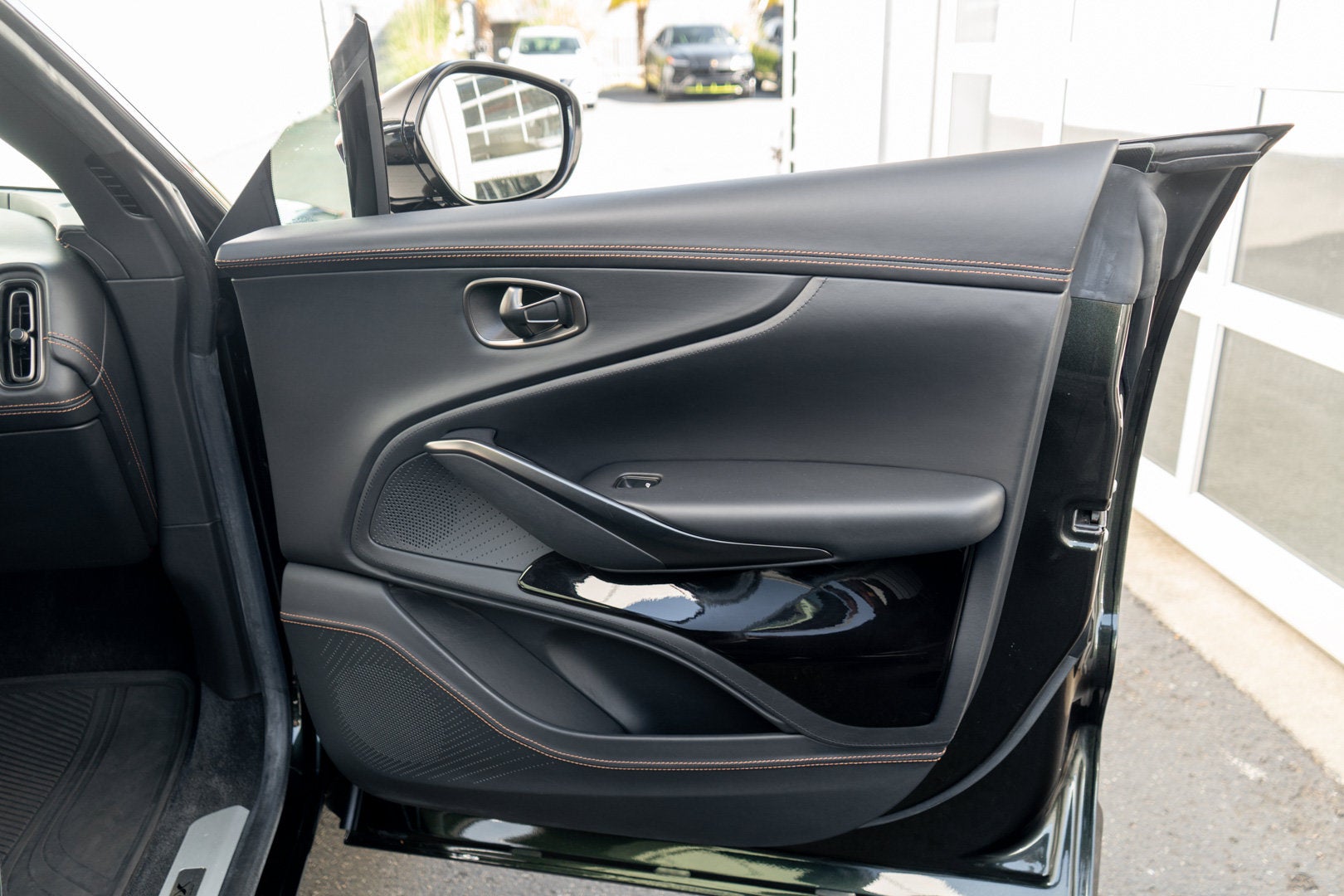 2023 Aston Martin DBX 707