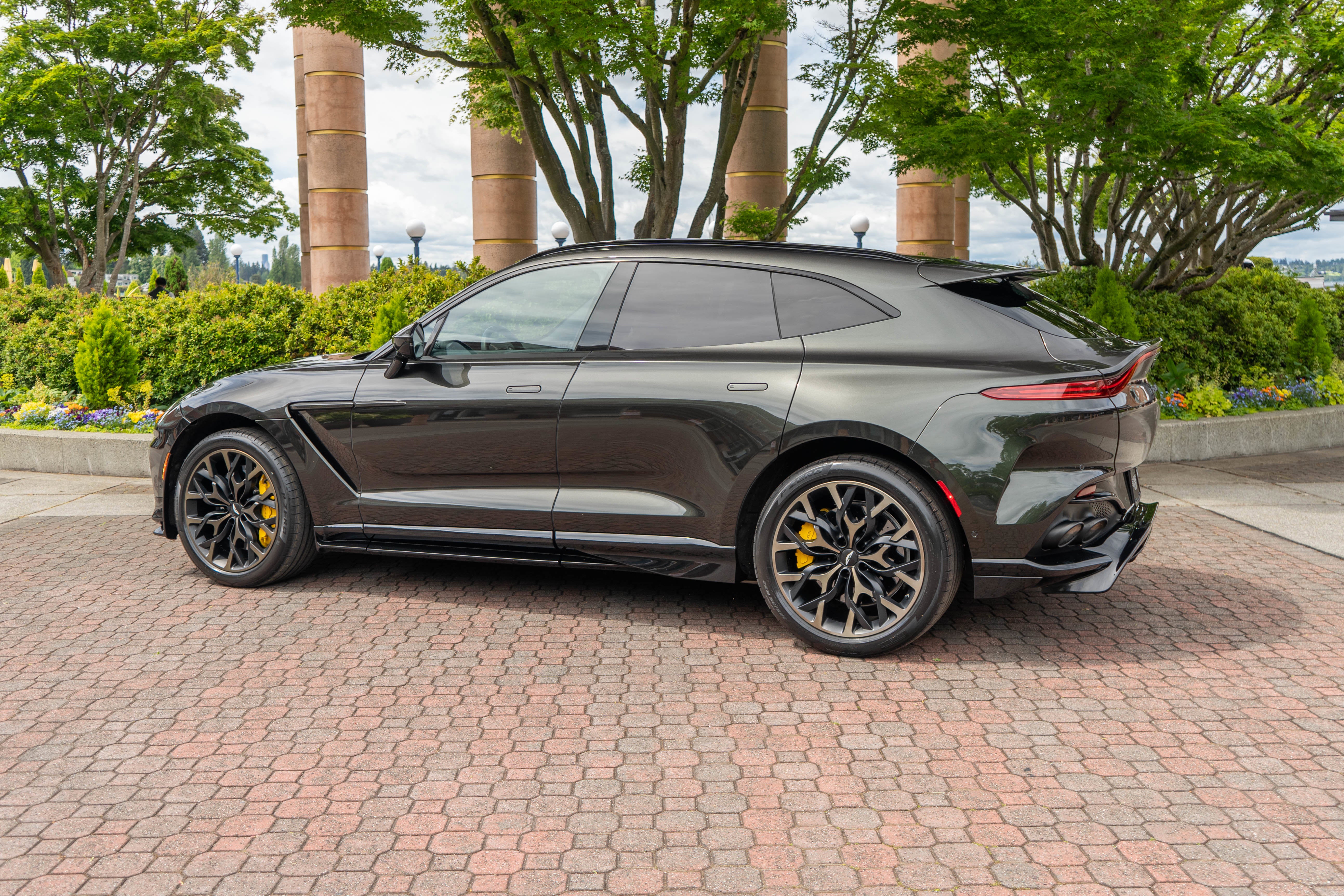 2023 Aston Martin DBX 707