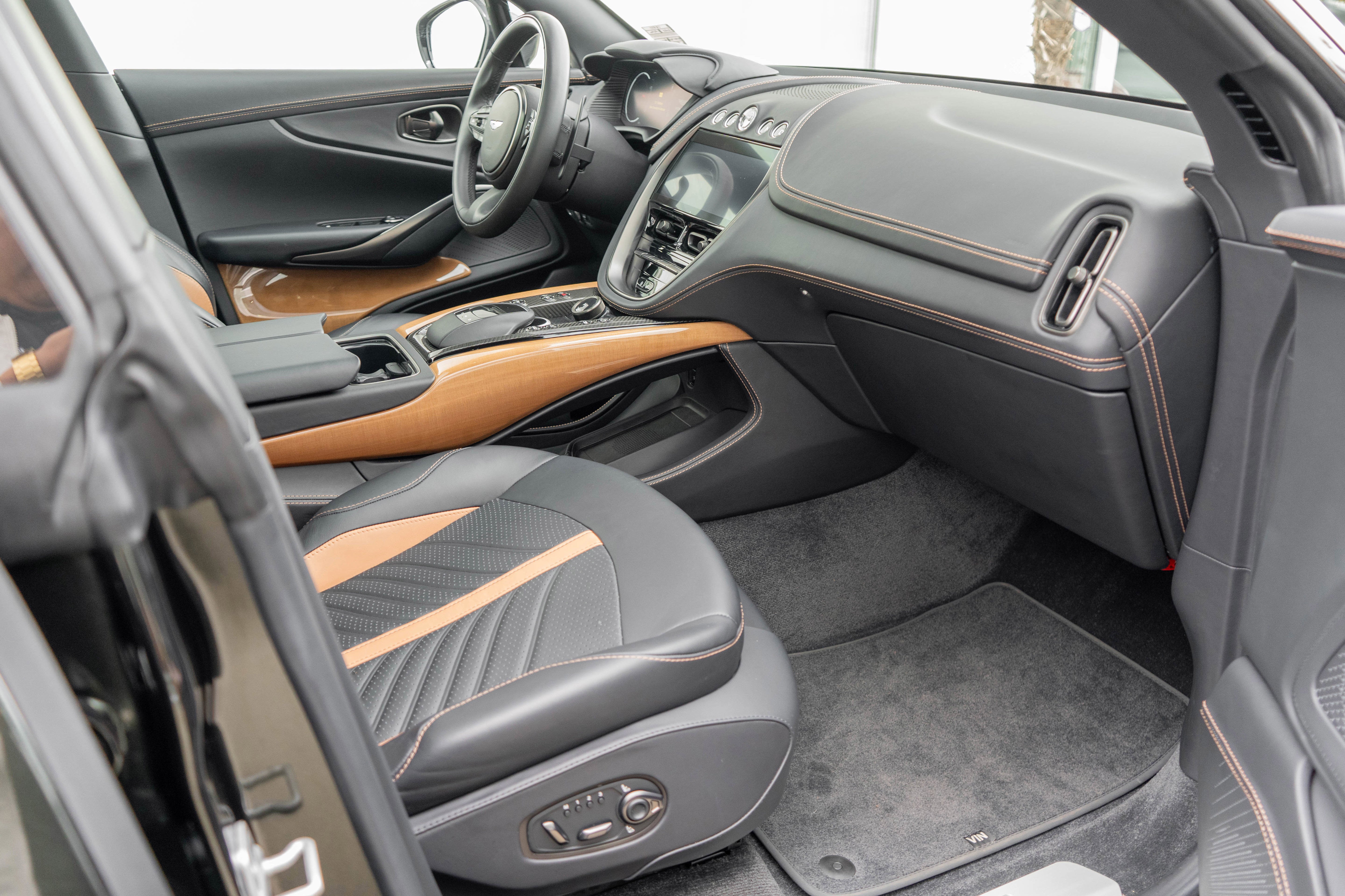 2023 Aston Martin DBX 707