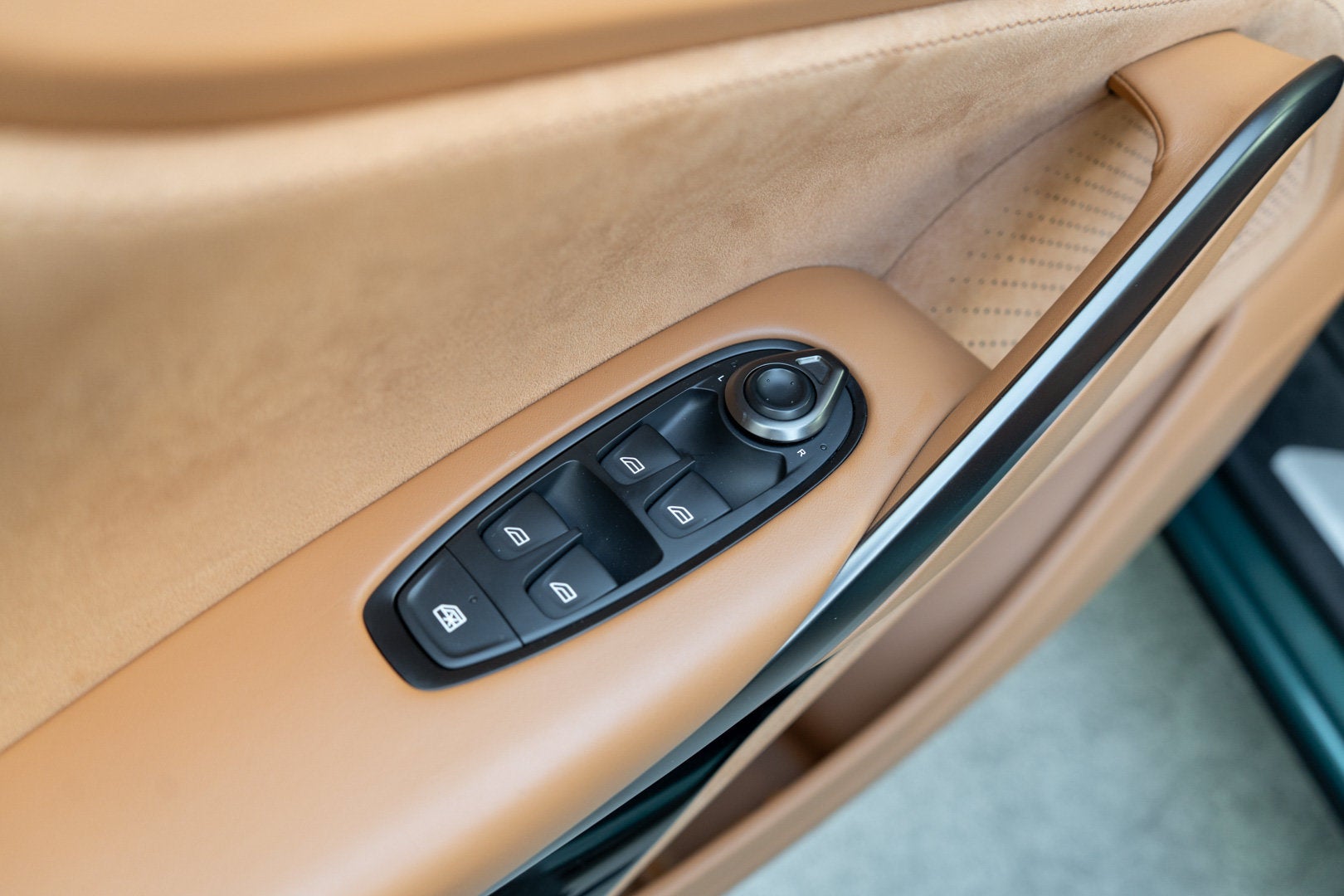 2023 Aston Martin DBX 707