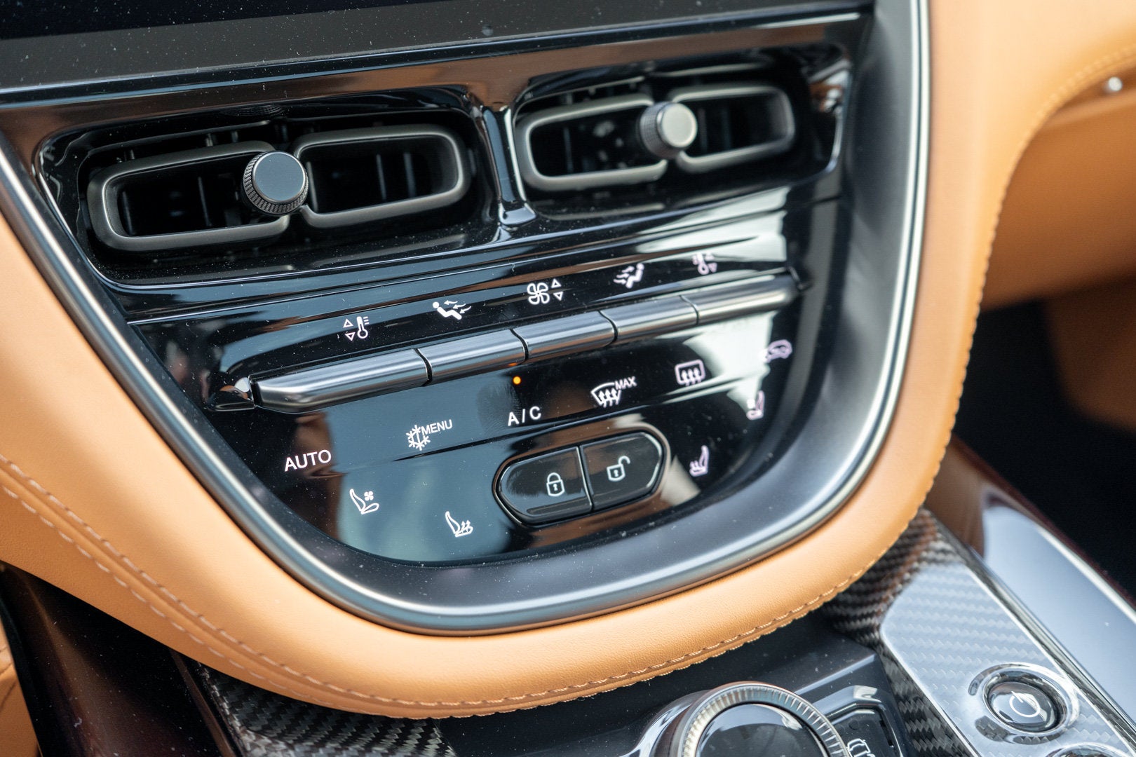 2023 Aston Martin DBX 707