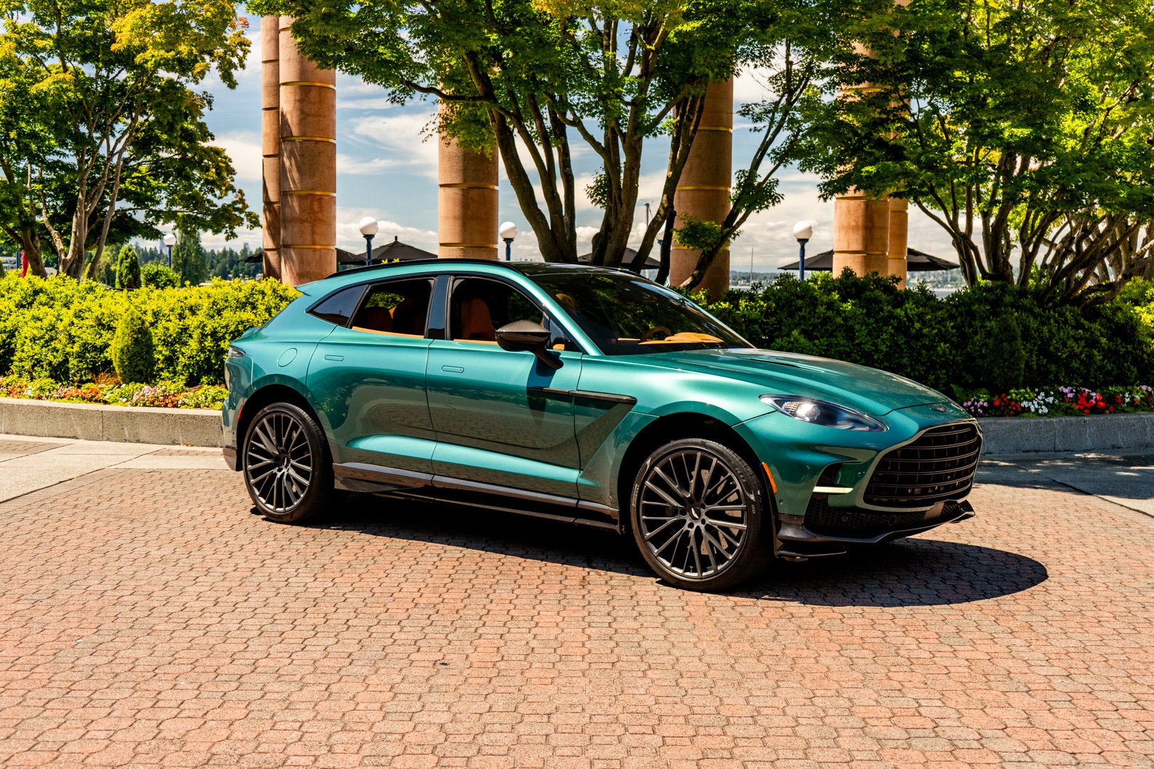 2023 Aston Martin DBX 707