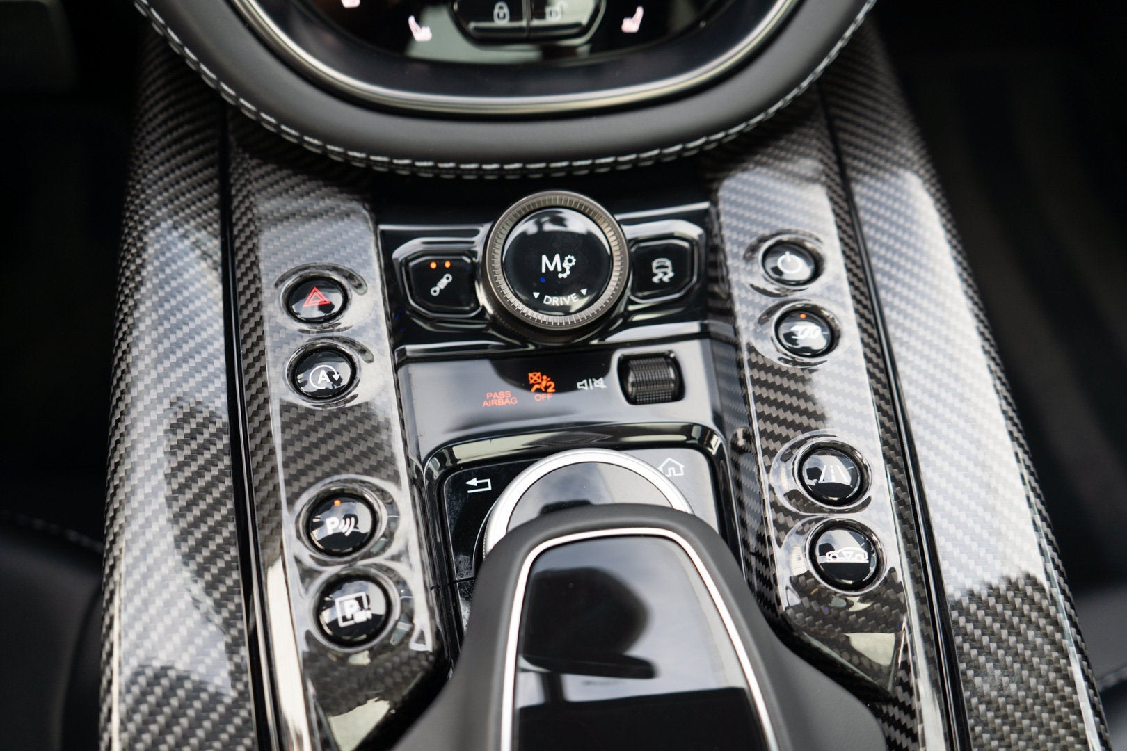 2023 Aston Martin DBX 707