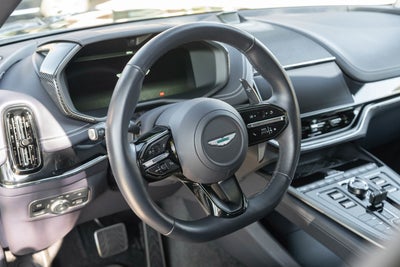 2025 Aston Martin DBX 707