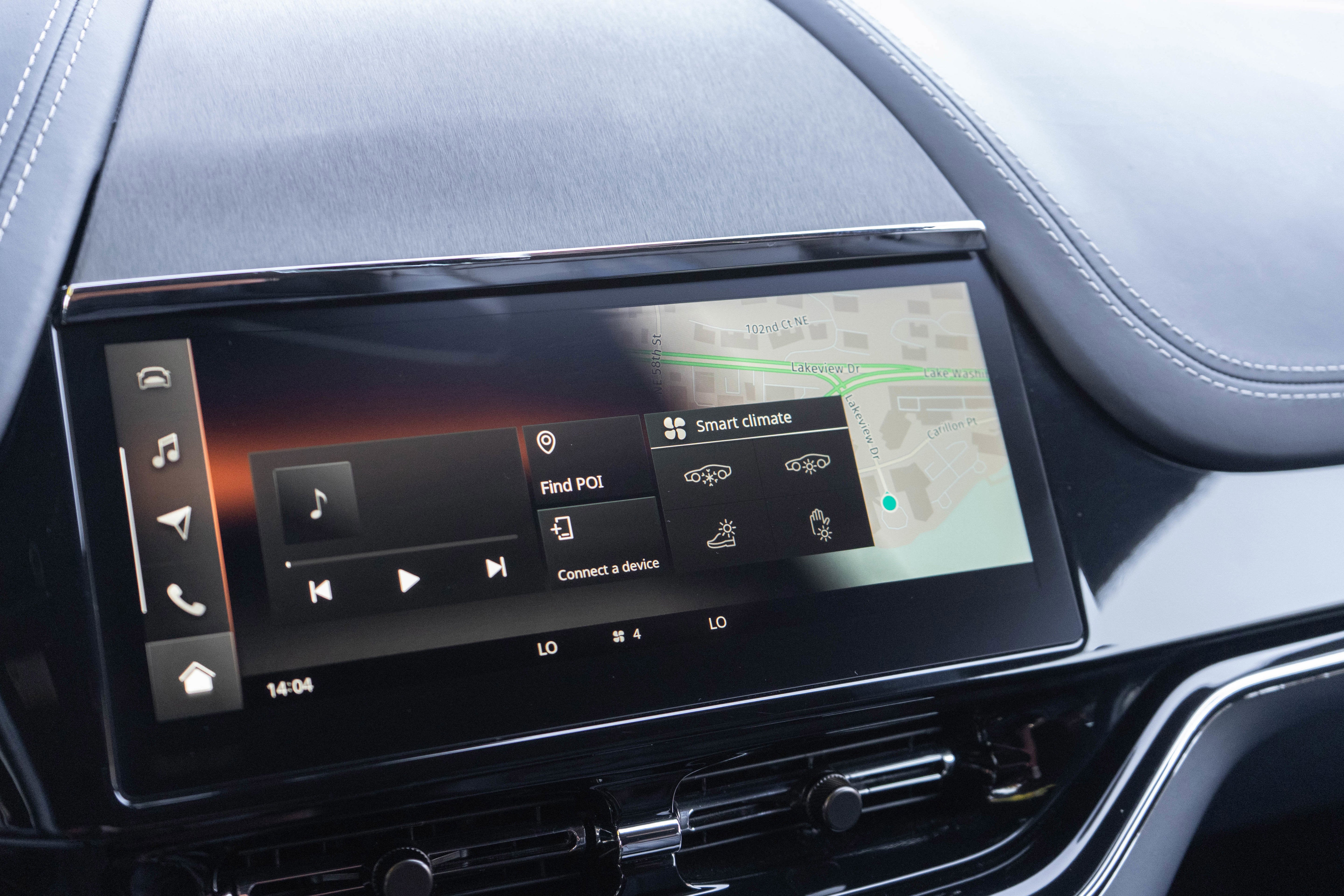 2025 Aston Martin DBX 707