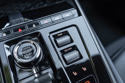 2025 Aston Martin DBX 707