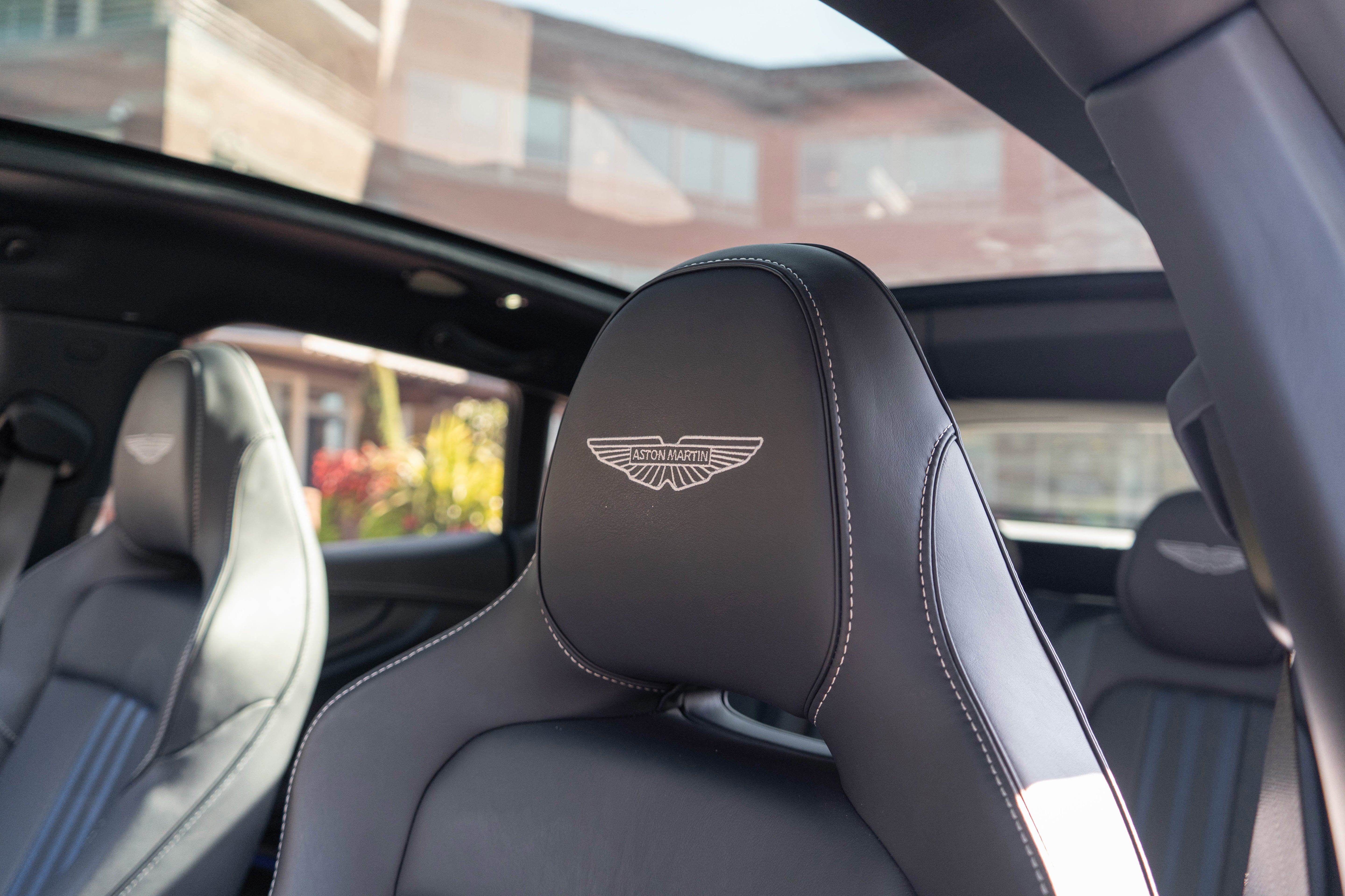 2025 Aston Martin DBX 707