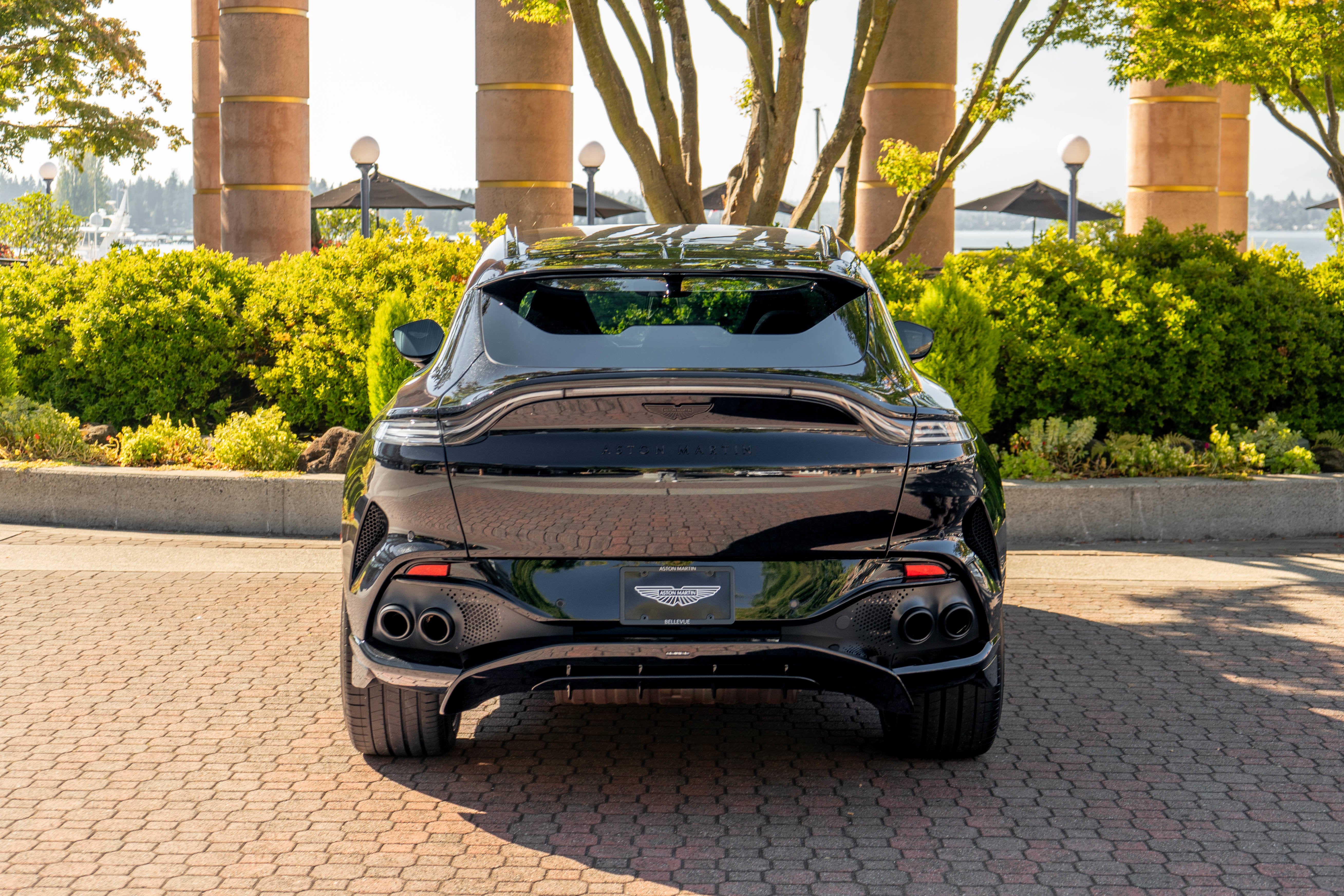 2025 Aston Martin DBX 707