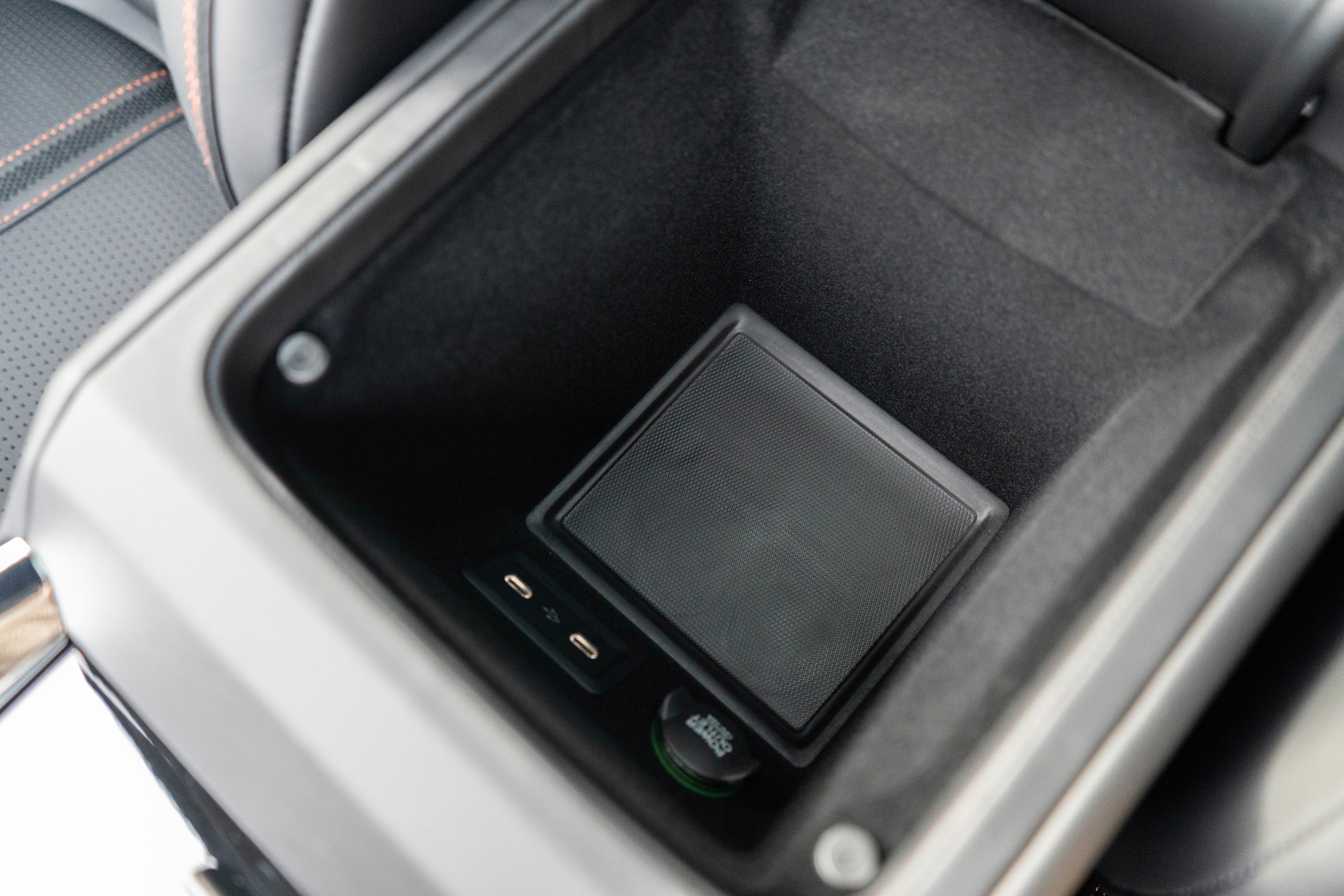 2026 Aston Martin DBX 707