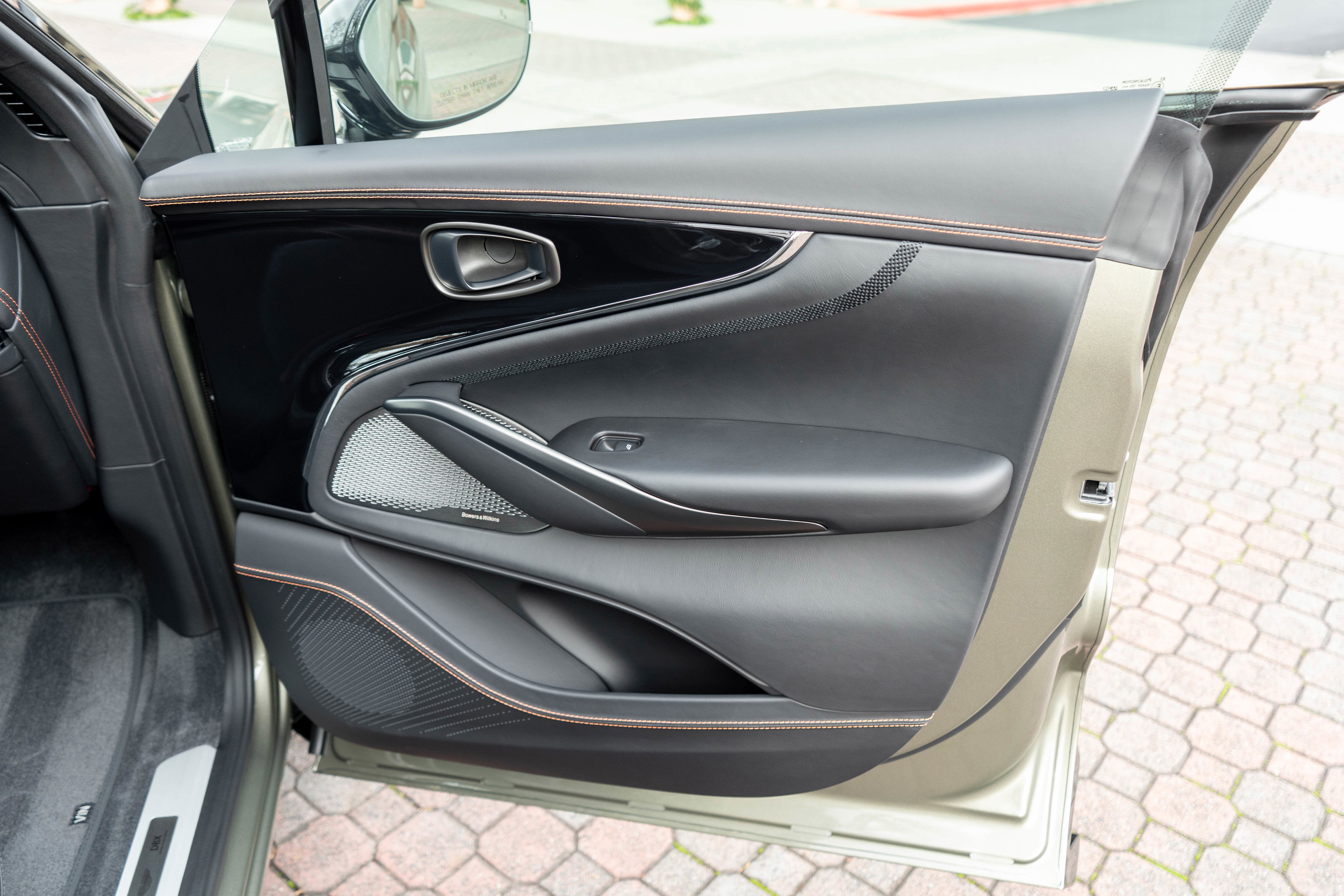 2026 Aston Martin DBX 707