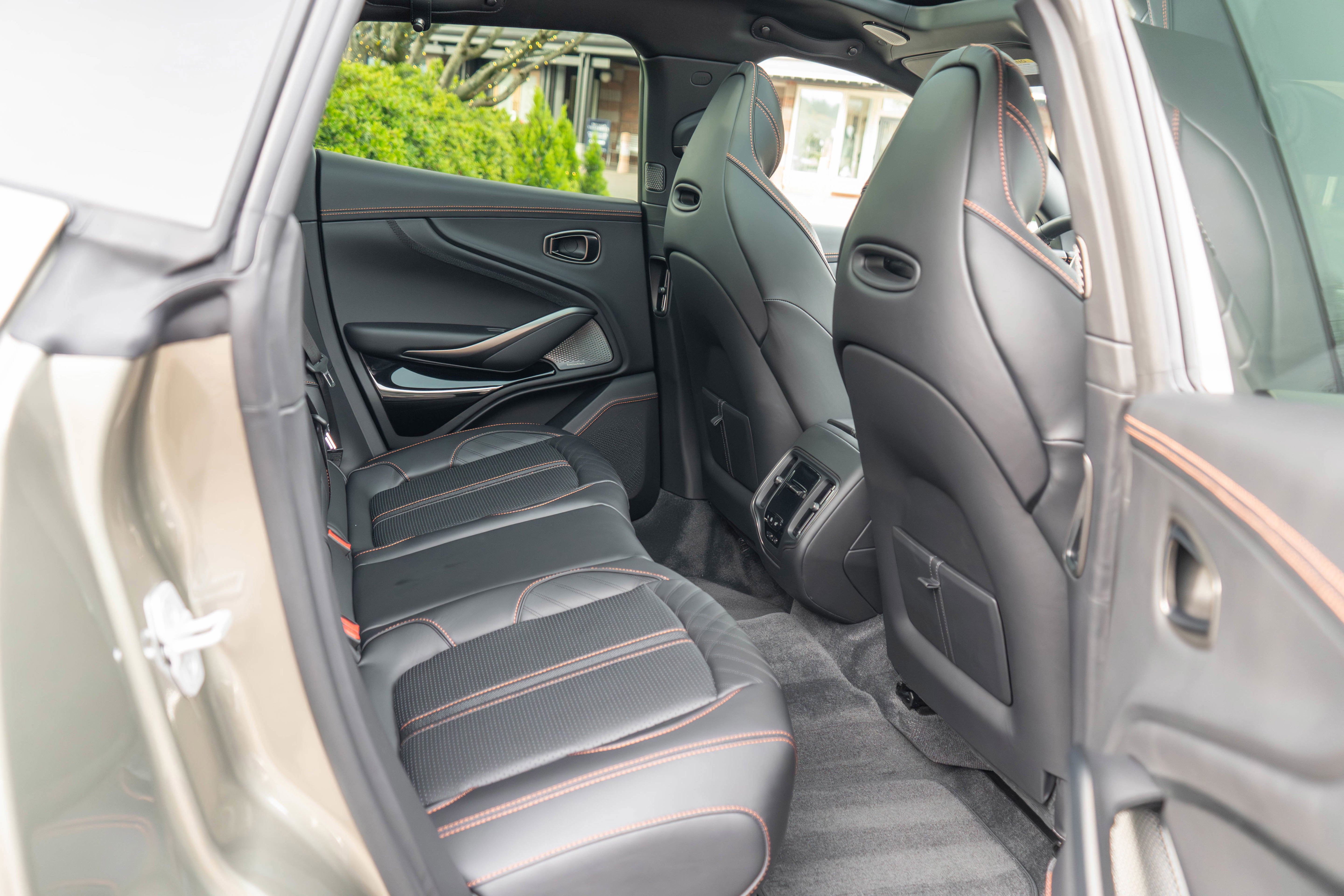 2026 Aston Martin DBX 707